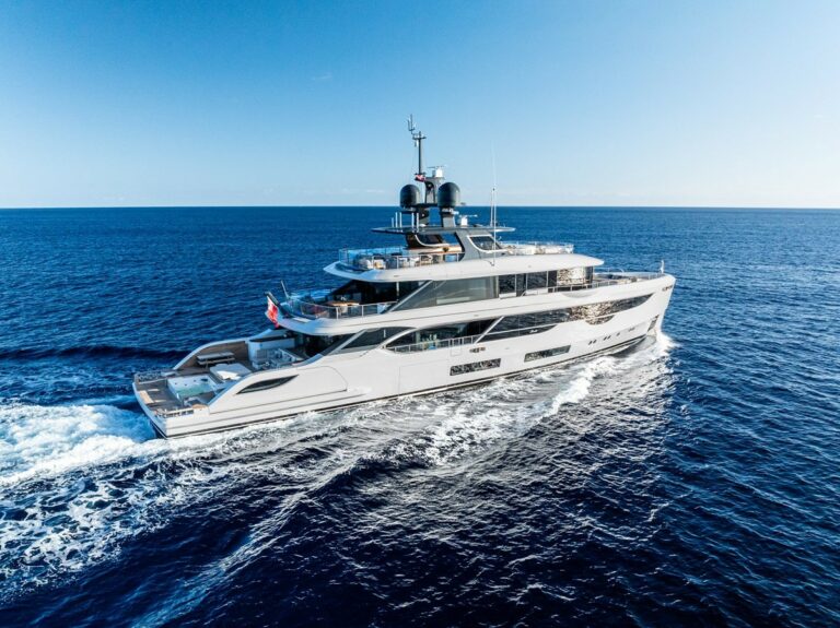M/Y Wave