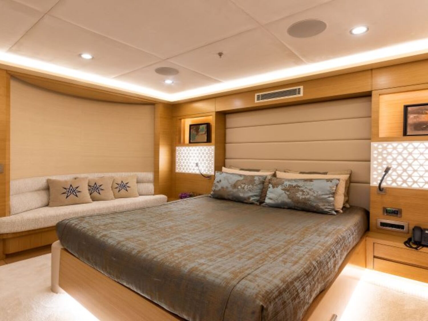 Aresteas-Interior-1