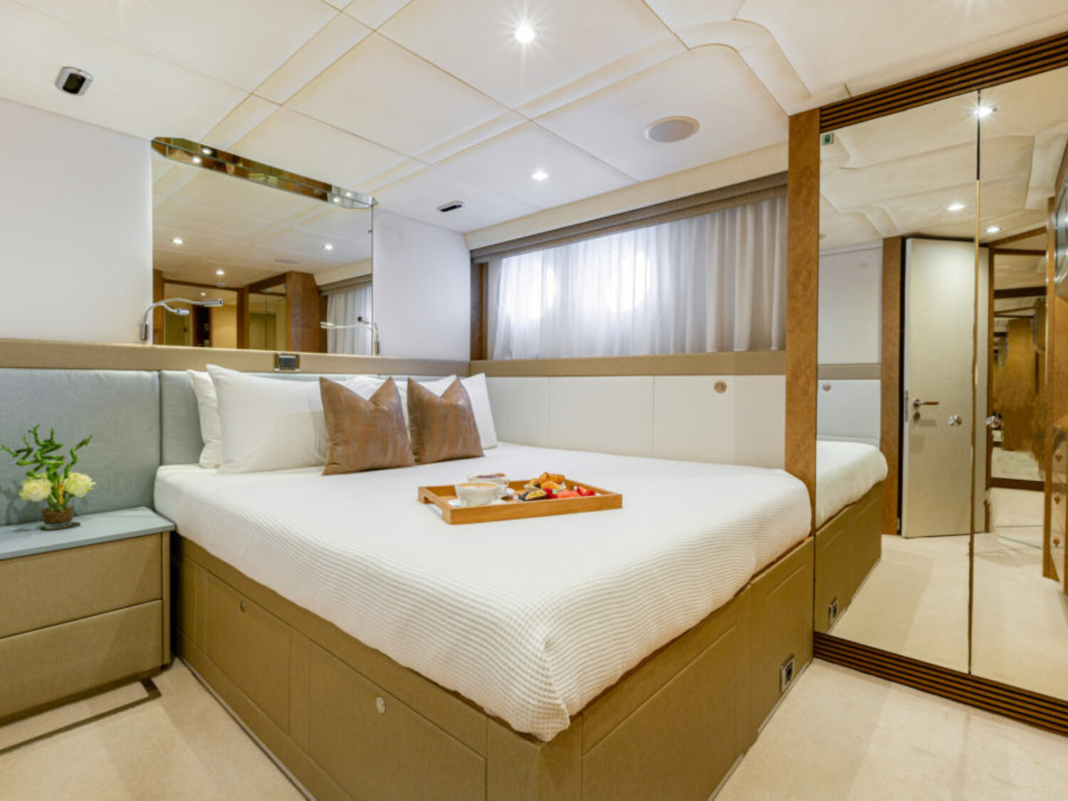 Benita Blue yacht charter 18