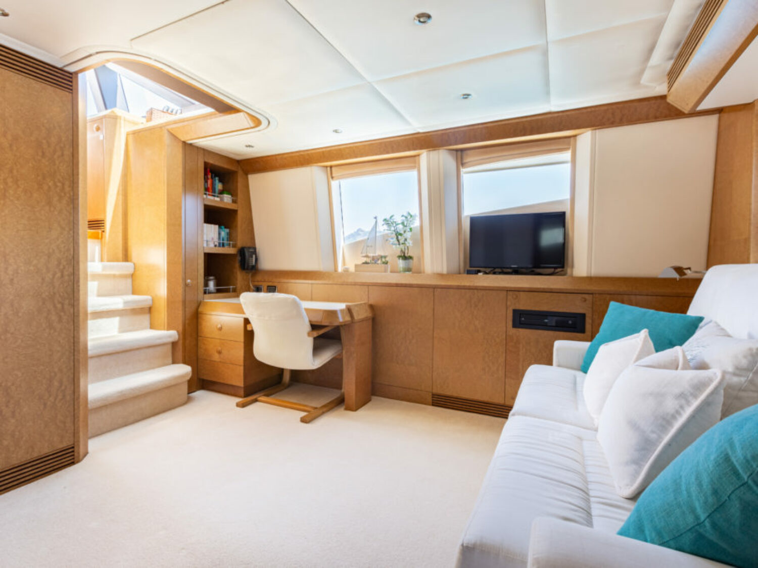Benita Blue yacht charter 23