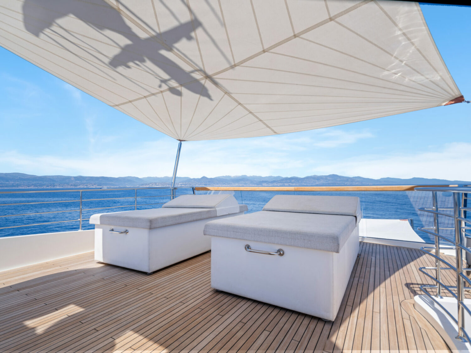 Tiny Wave Upper deck
