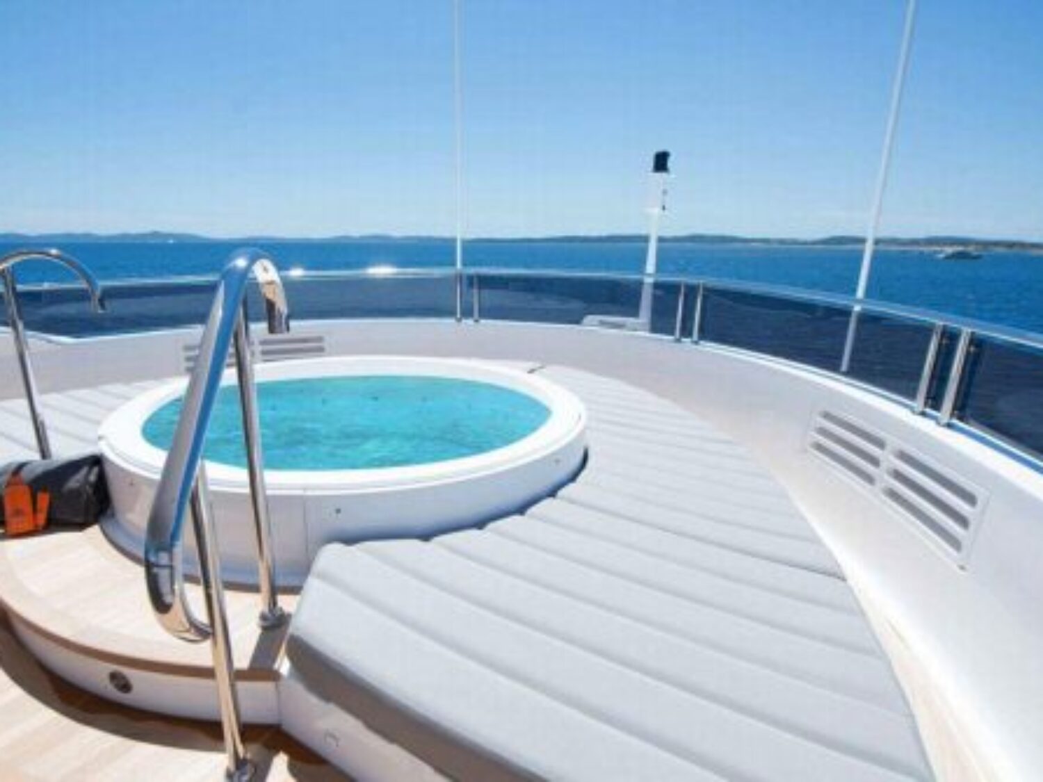 'E Motion' motor yacht 1