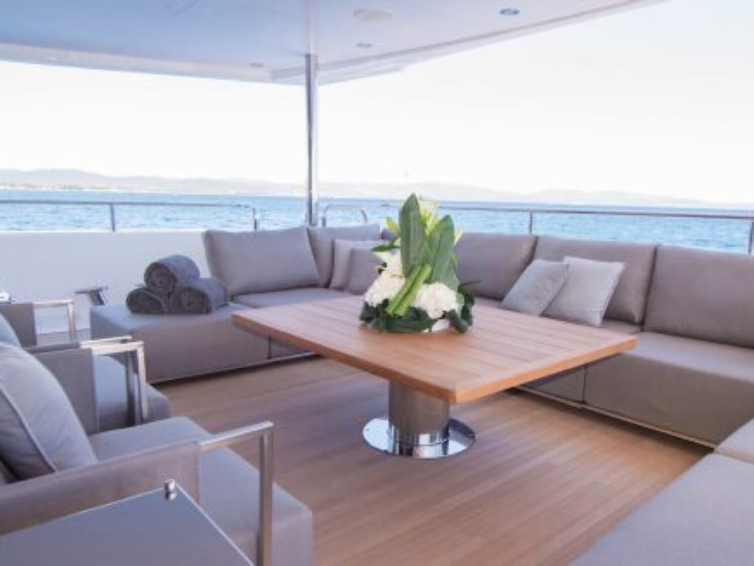 'E Motion' motor yacht 10