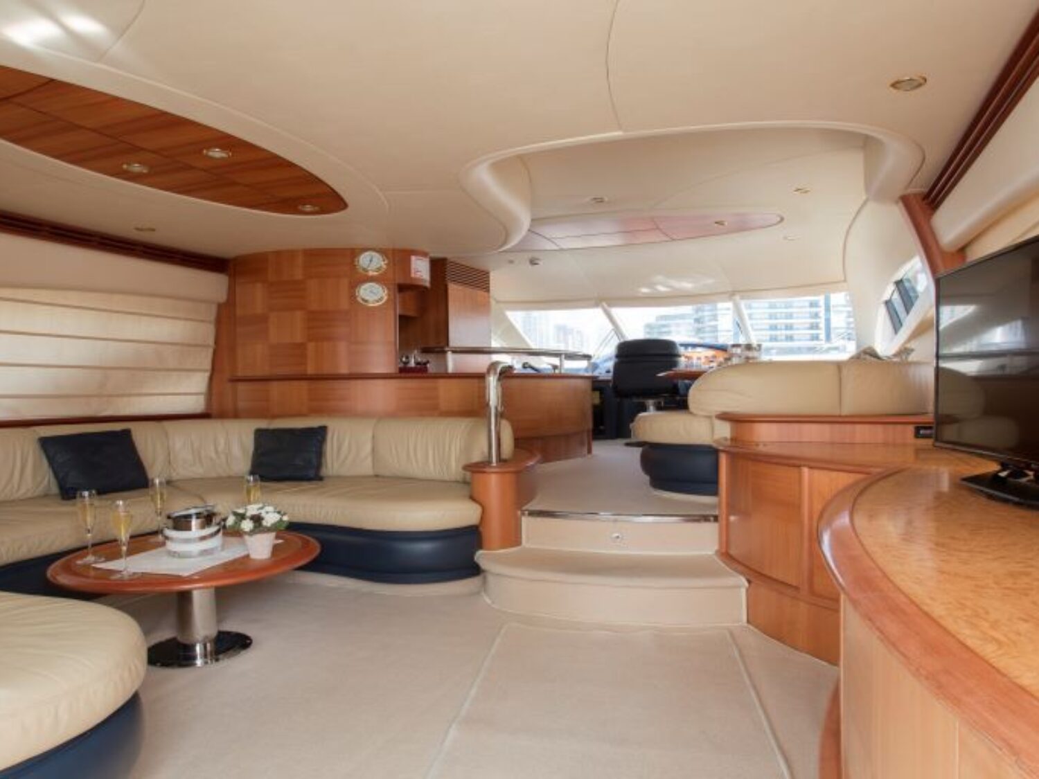 Freedom 2 yacht charter 3