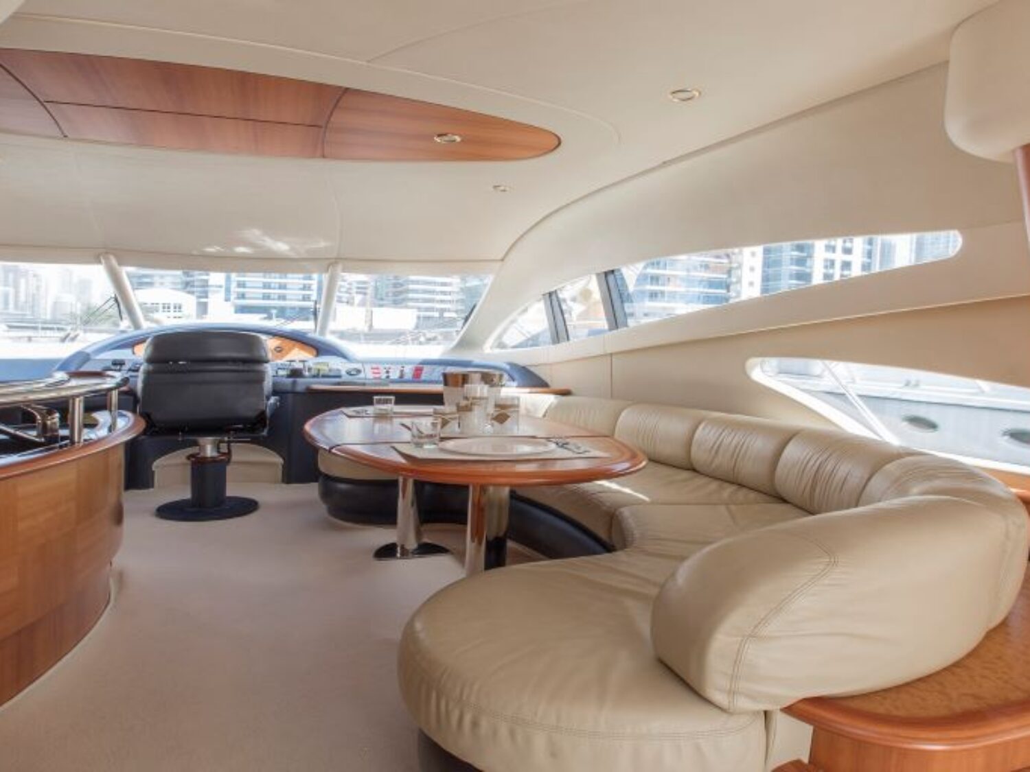 Freedom 2 yacht charter 9