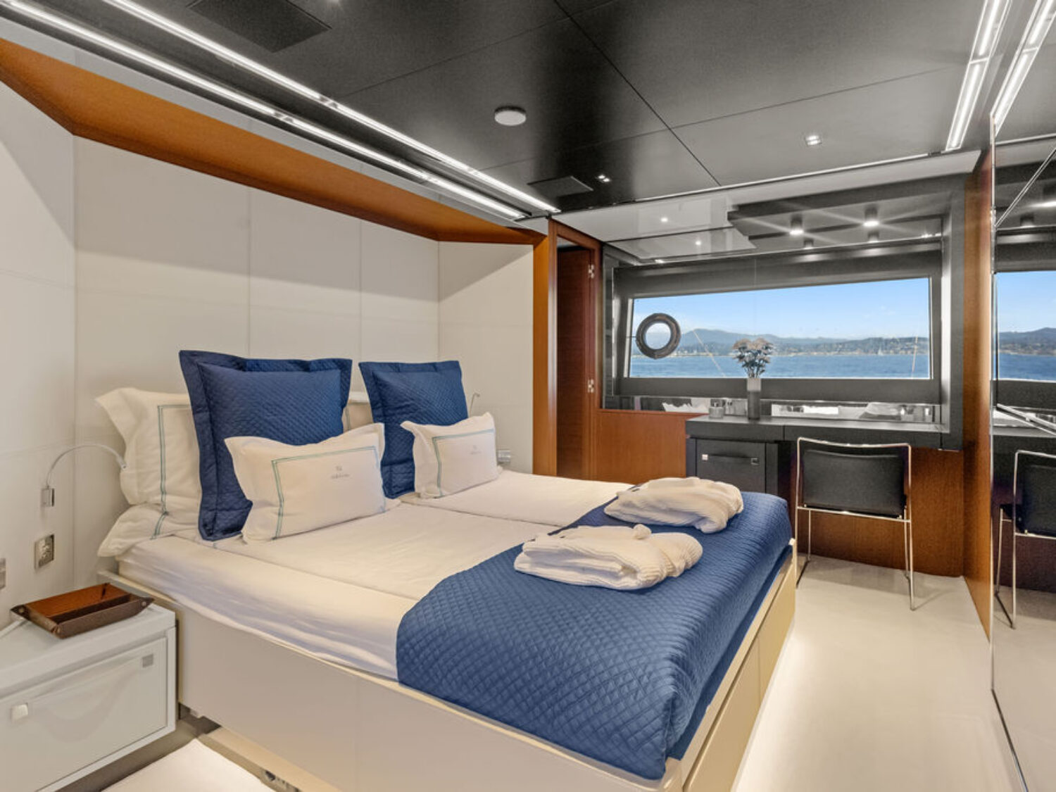 G yacht charter 18