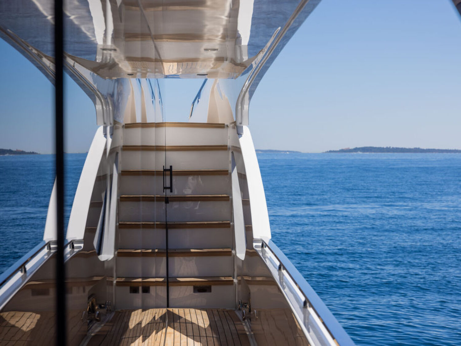 G yacht charter 21