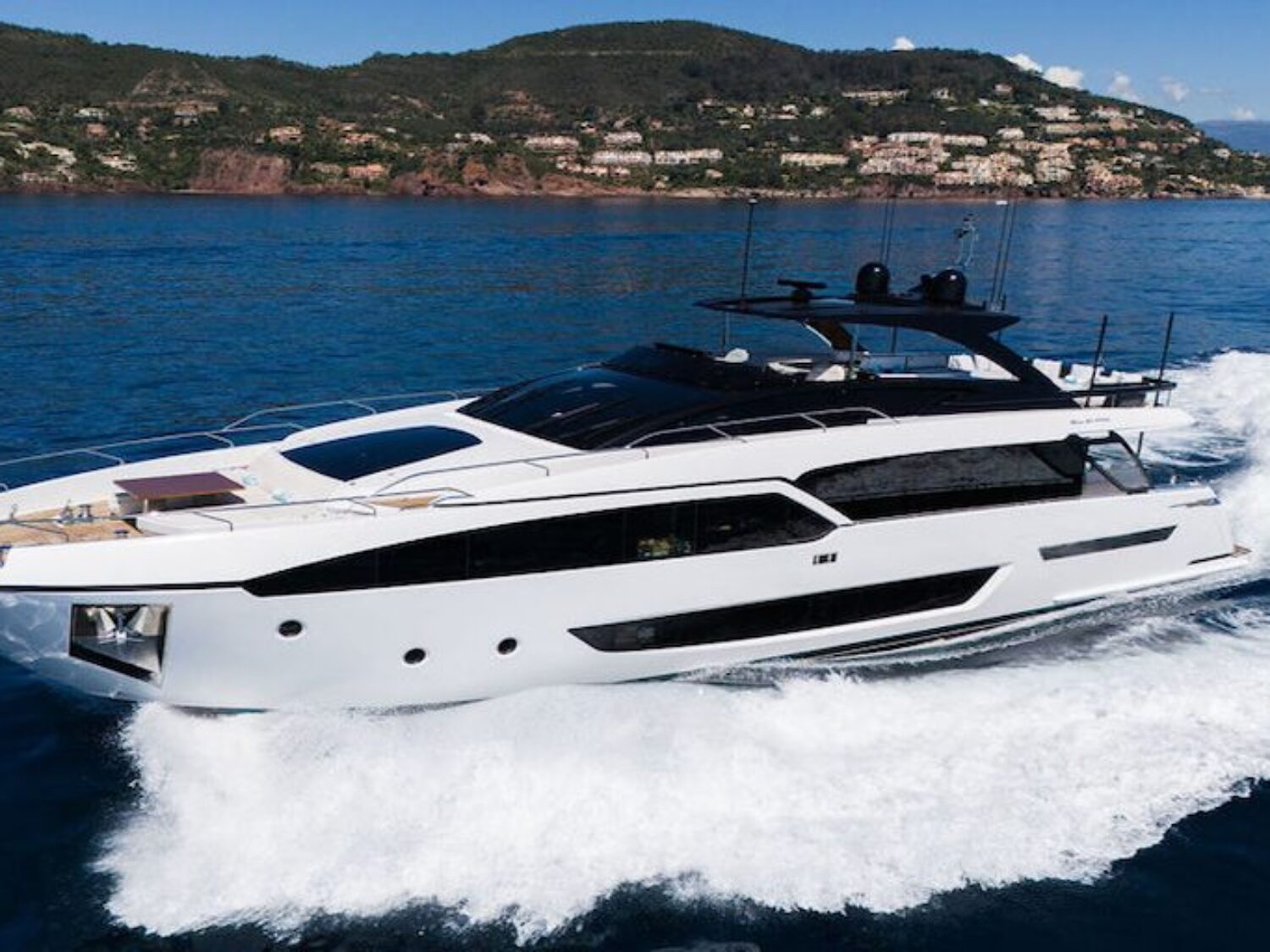 G yacht charter 49