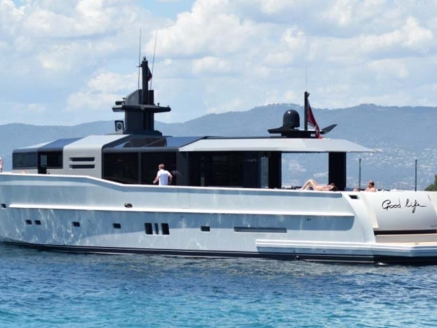 Good-Life_yacht_by_Yachting-Concept__0000_01-1024x512