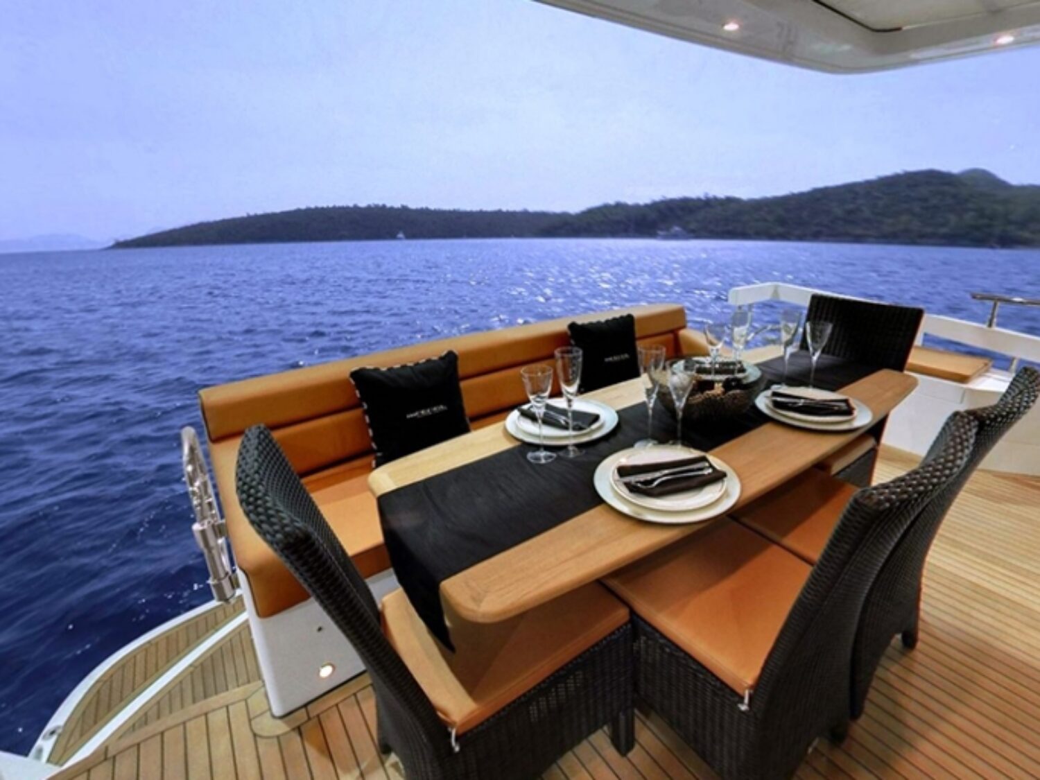 Harvest-Moon_yacht_by_Yachting-Concept__0002_03-1024x512