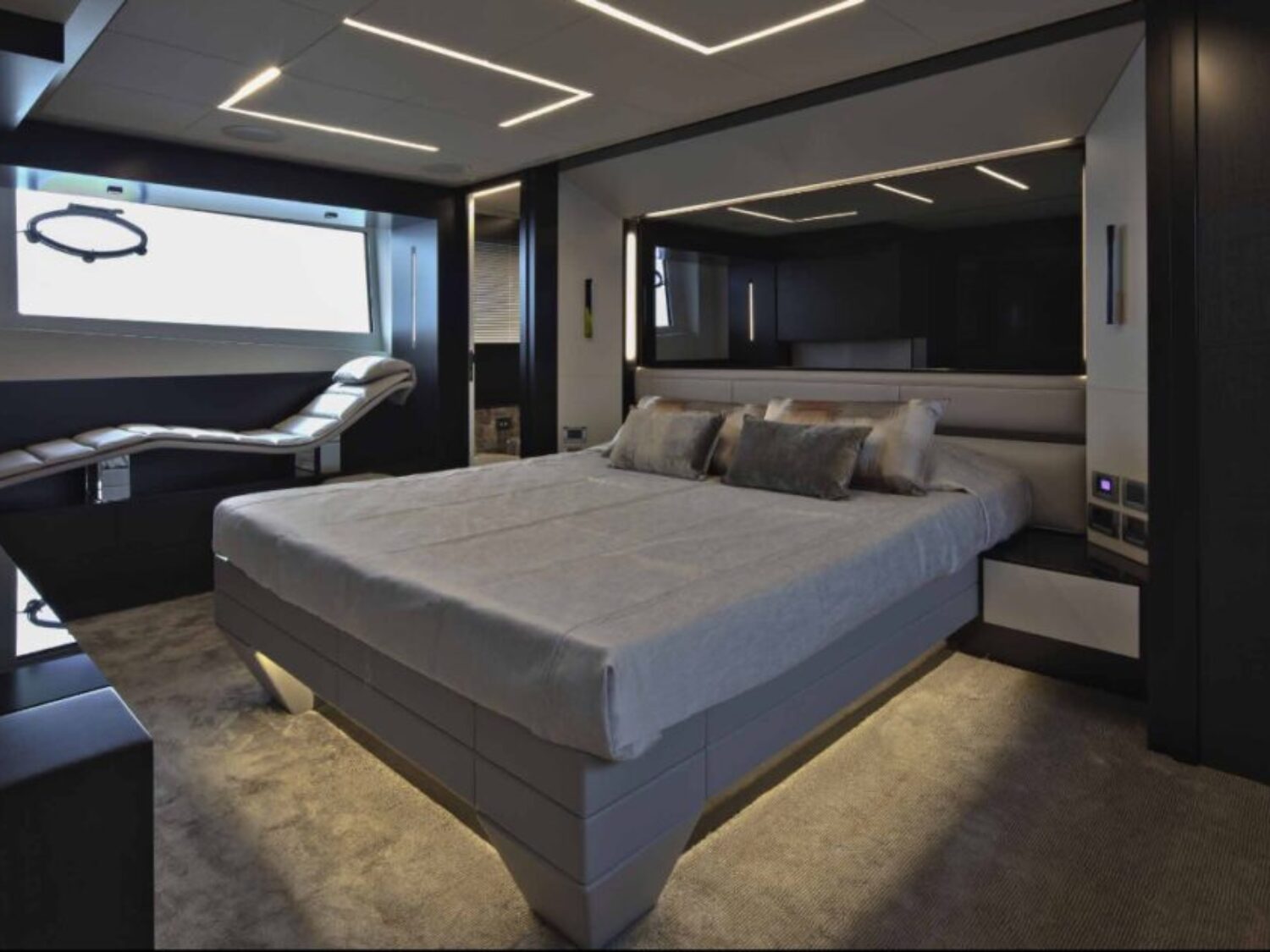 Just 4 yacht charter 9