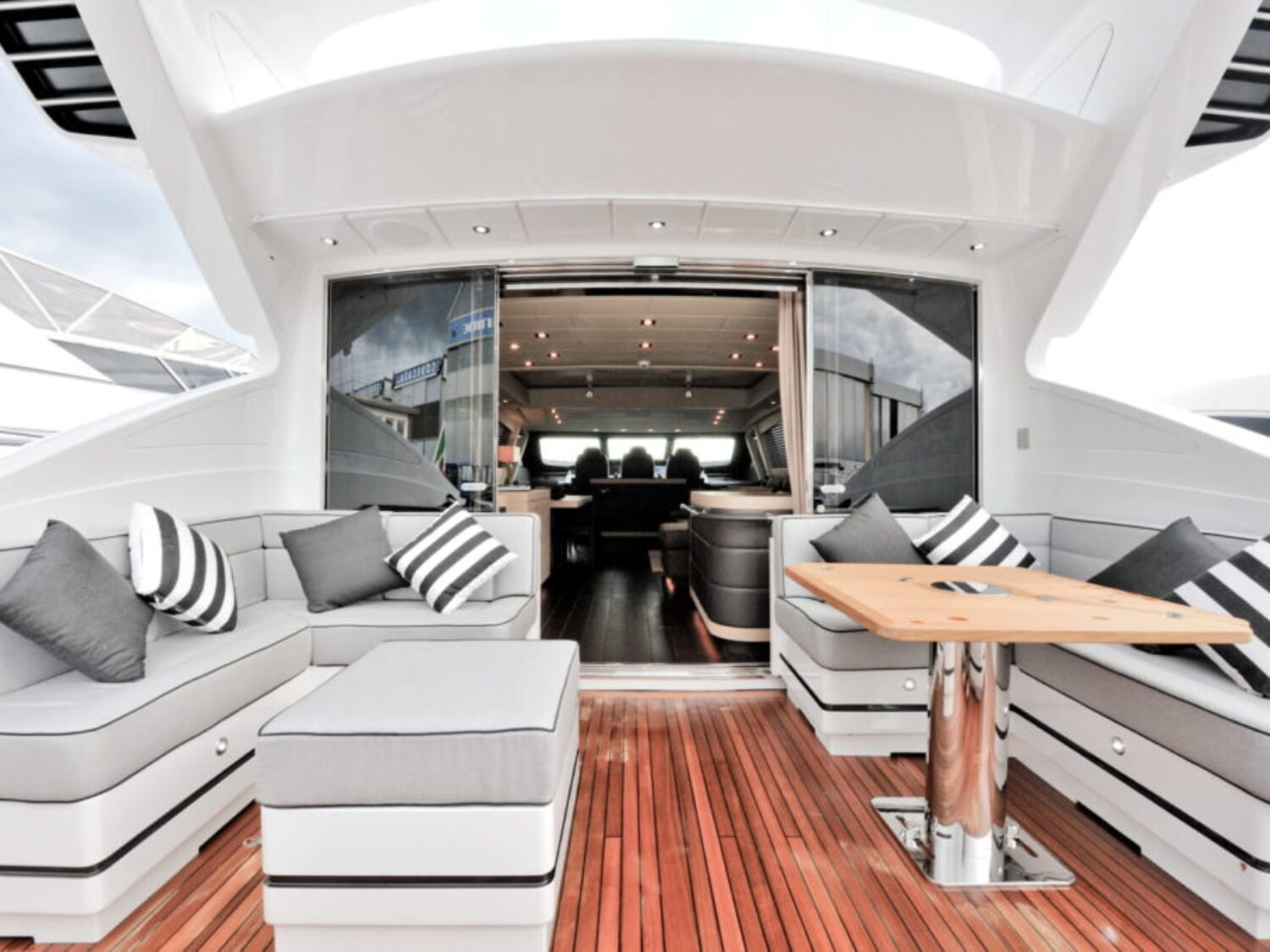 Kawai yacht charter 16