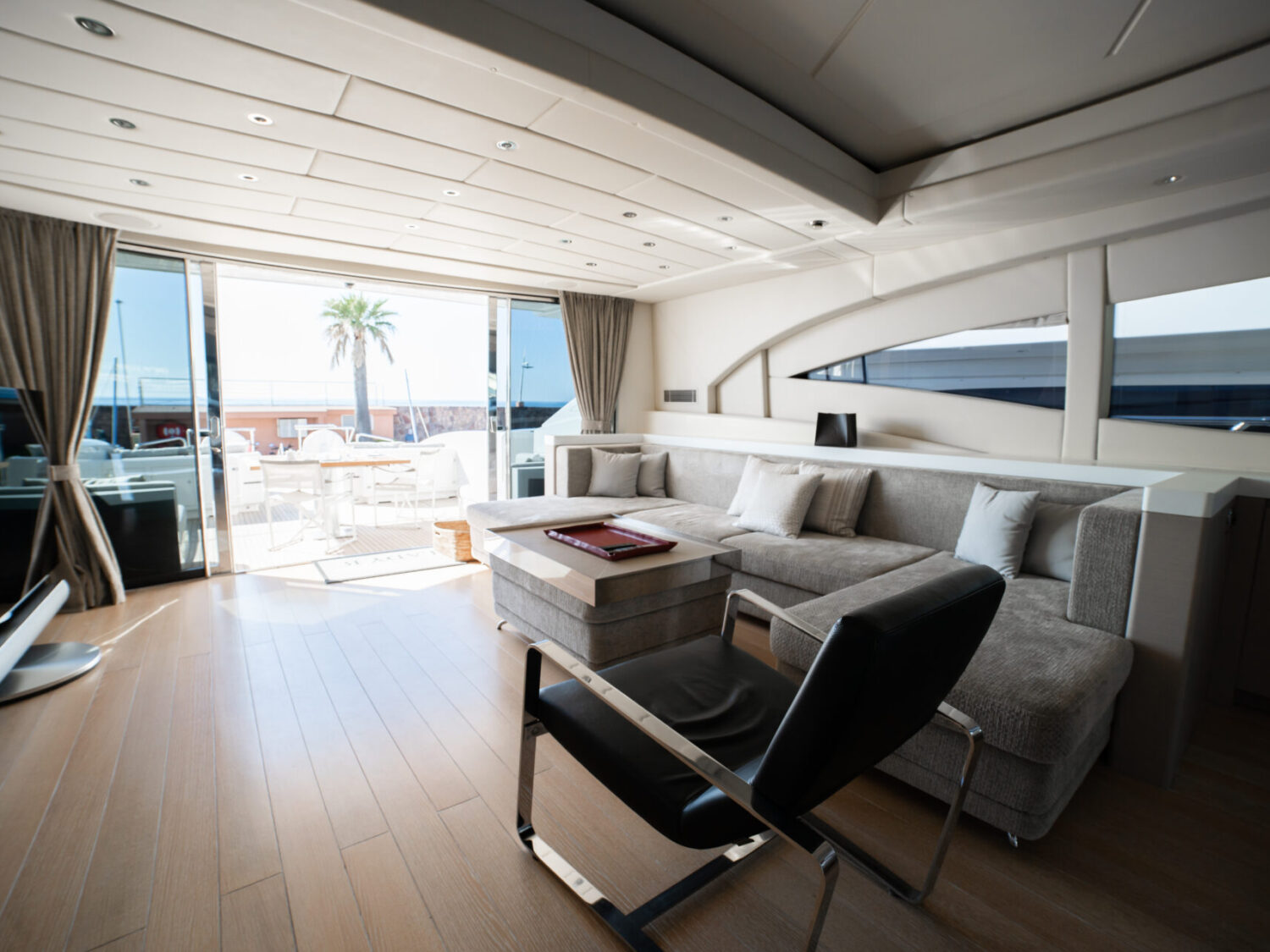 Lady B yacht charter 76