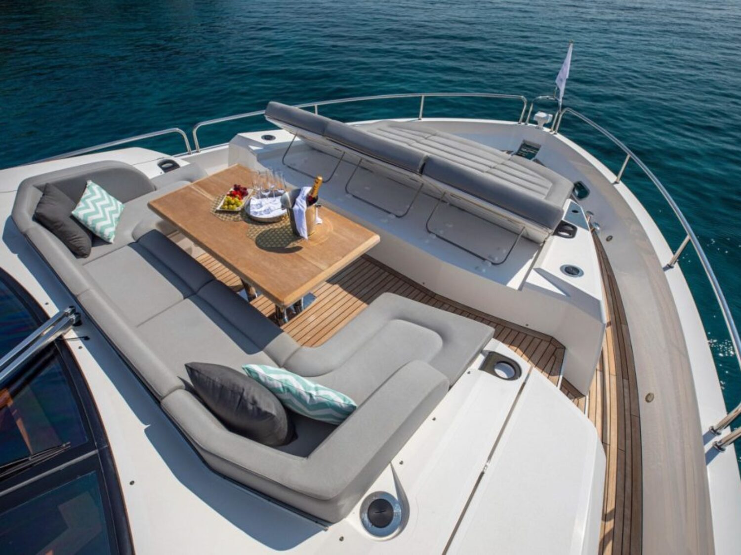 Motor-Yacht-Rush-X-for-charter-in-Mallorca-beautiful-seating-area-forward-1024x683