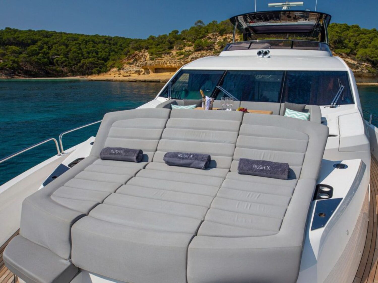 Motor-Yacht-Rush-X-for-charter-in-Mallorca-spacious-sunbathing-area-1024x683