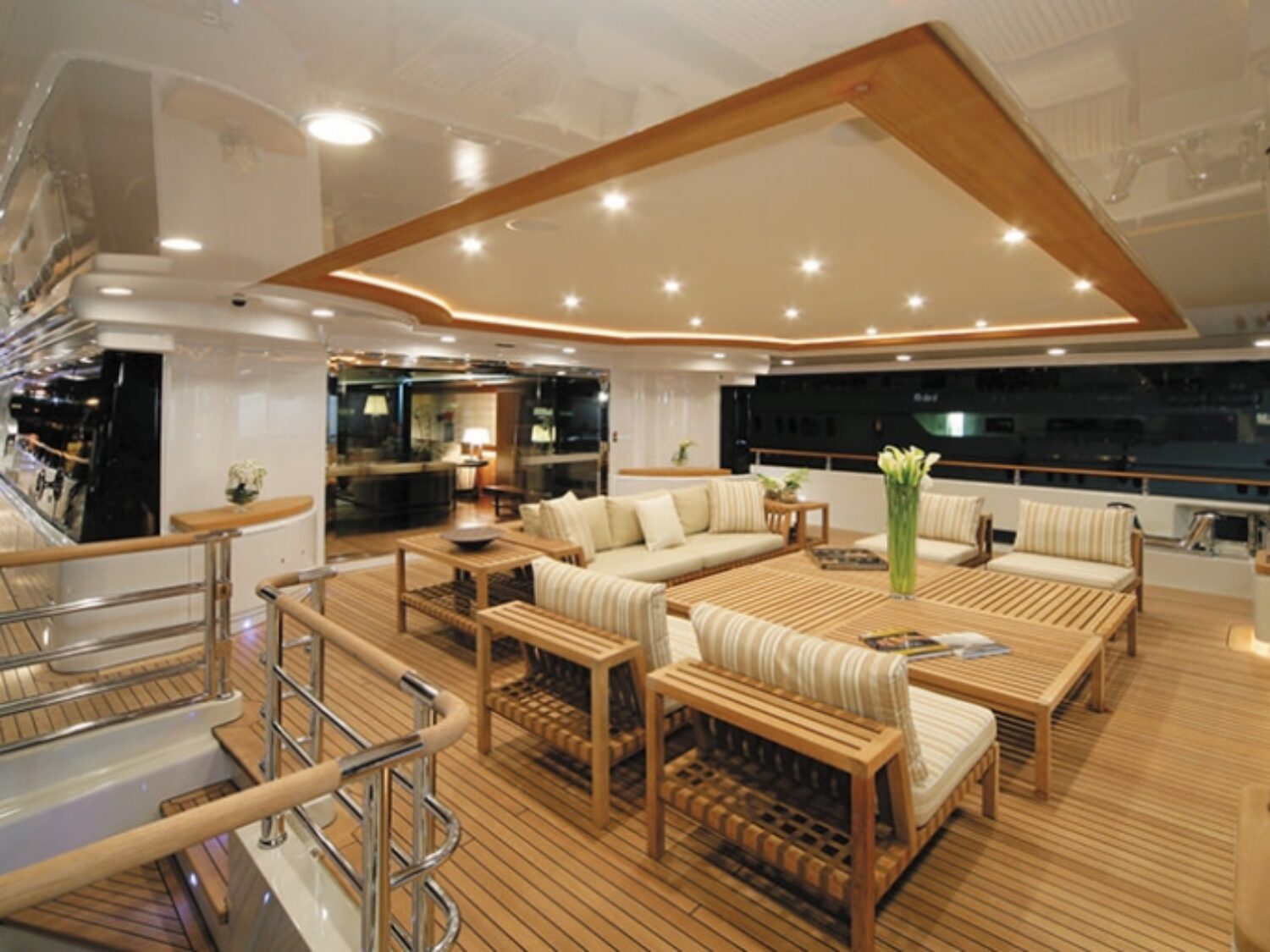 My-Maraya_yacht_by_Yachting-Concept__0003_4-1024x512