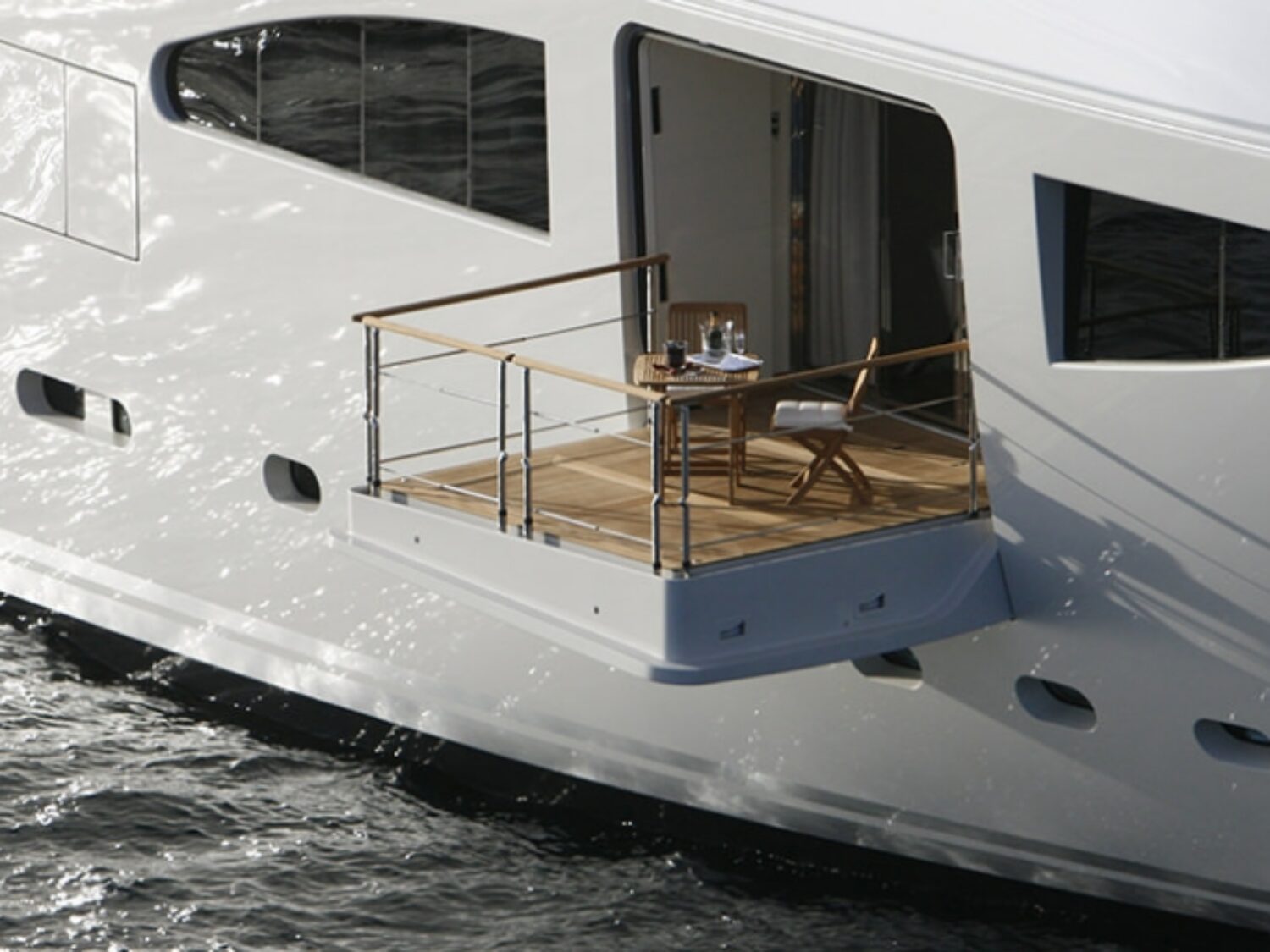 My-Maraya_yacht_by_Yachting-Concept__0004_5-1024x512