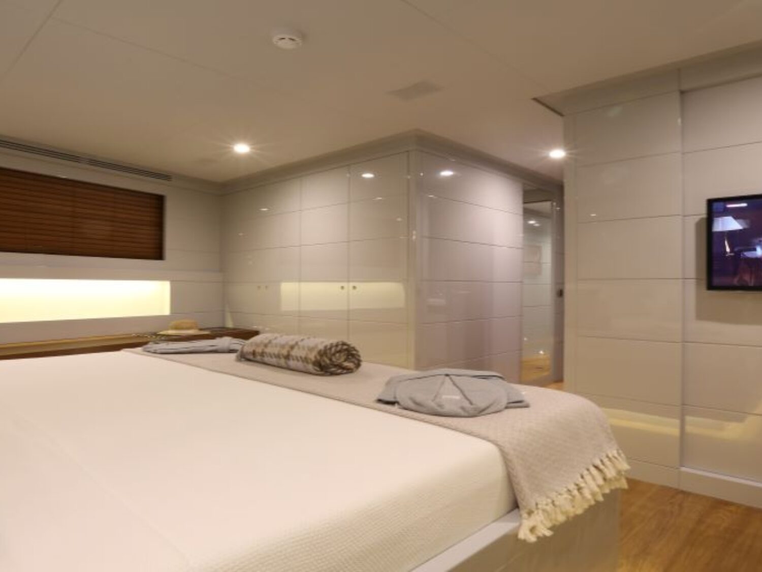 Only Now yacht charter 10