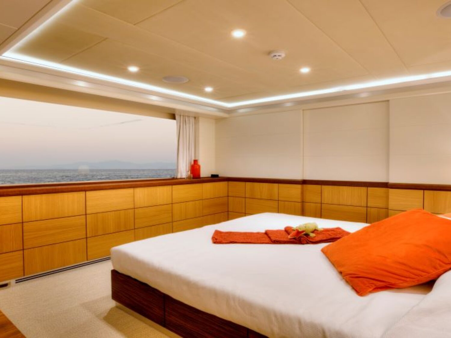 QUARANTA yacht charter 12