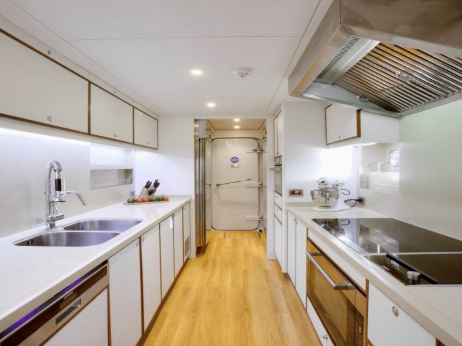 QUARANTA yacht charter 13