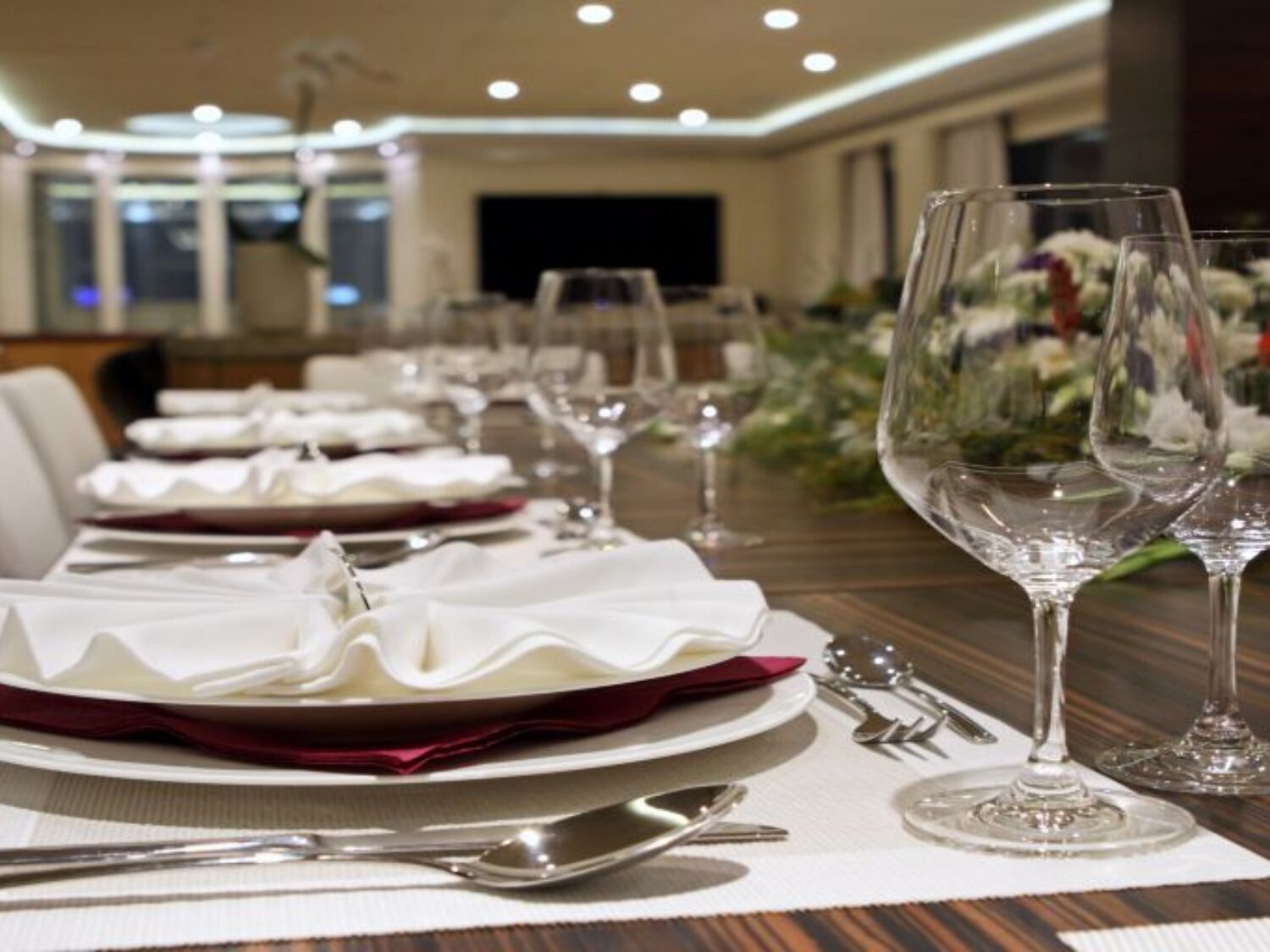 QUARANTA yacht charter 20