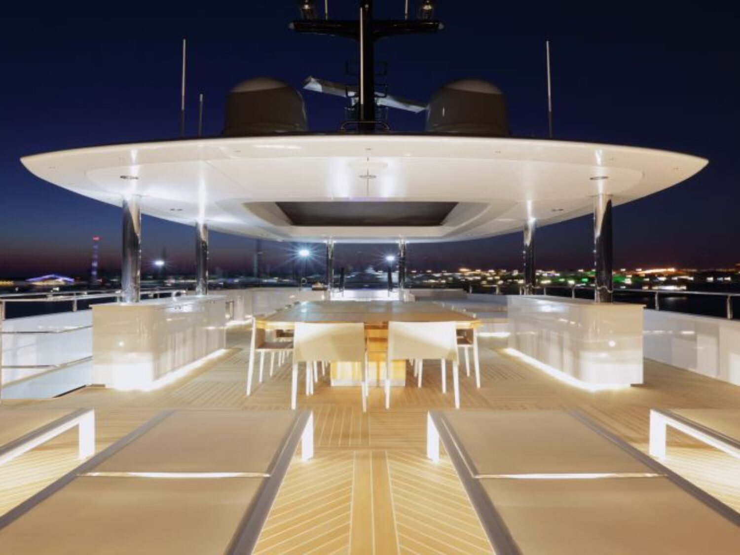 QUARANTA yacht charter 21