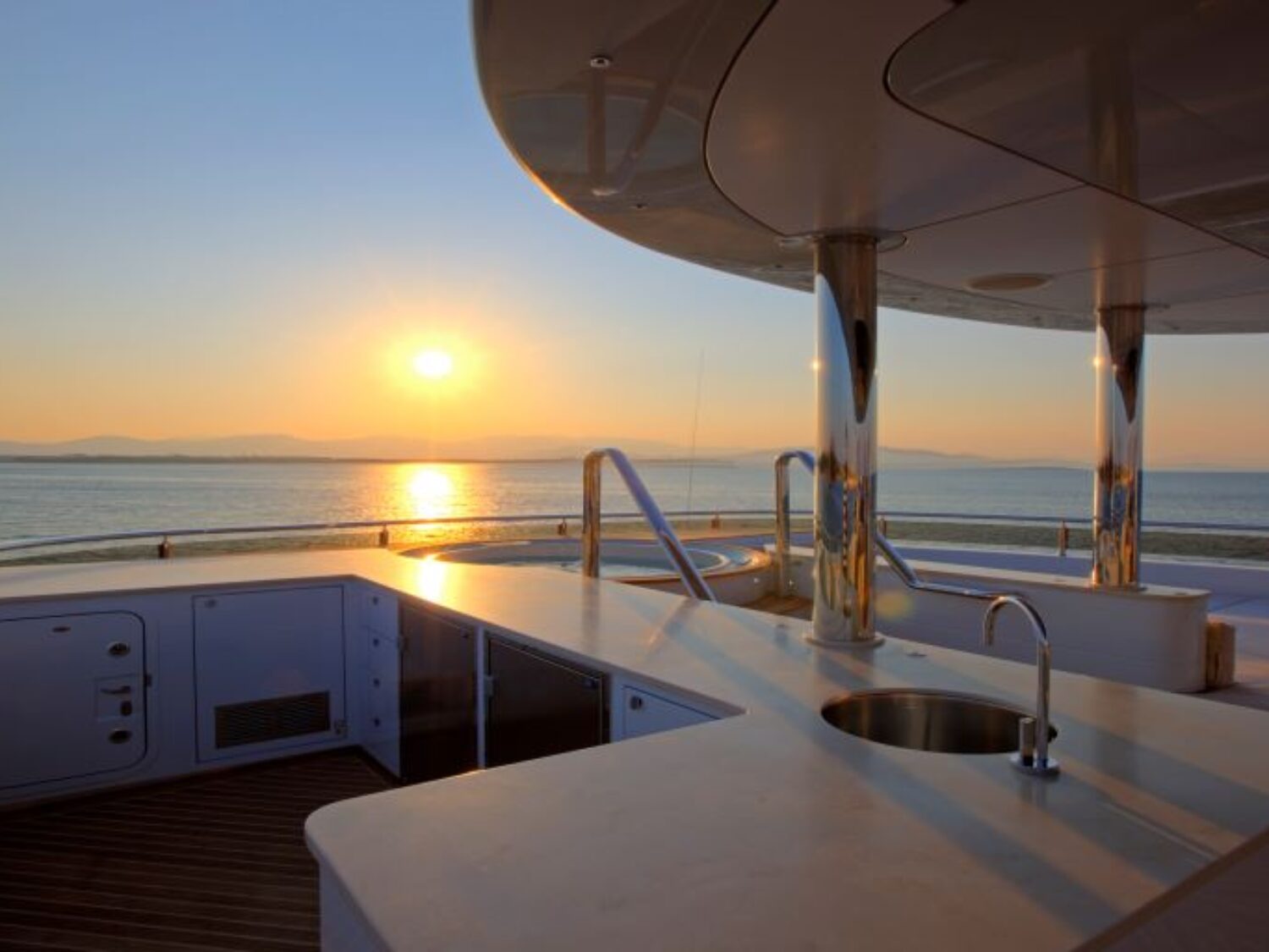 QUARANTA yacht charter 22