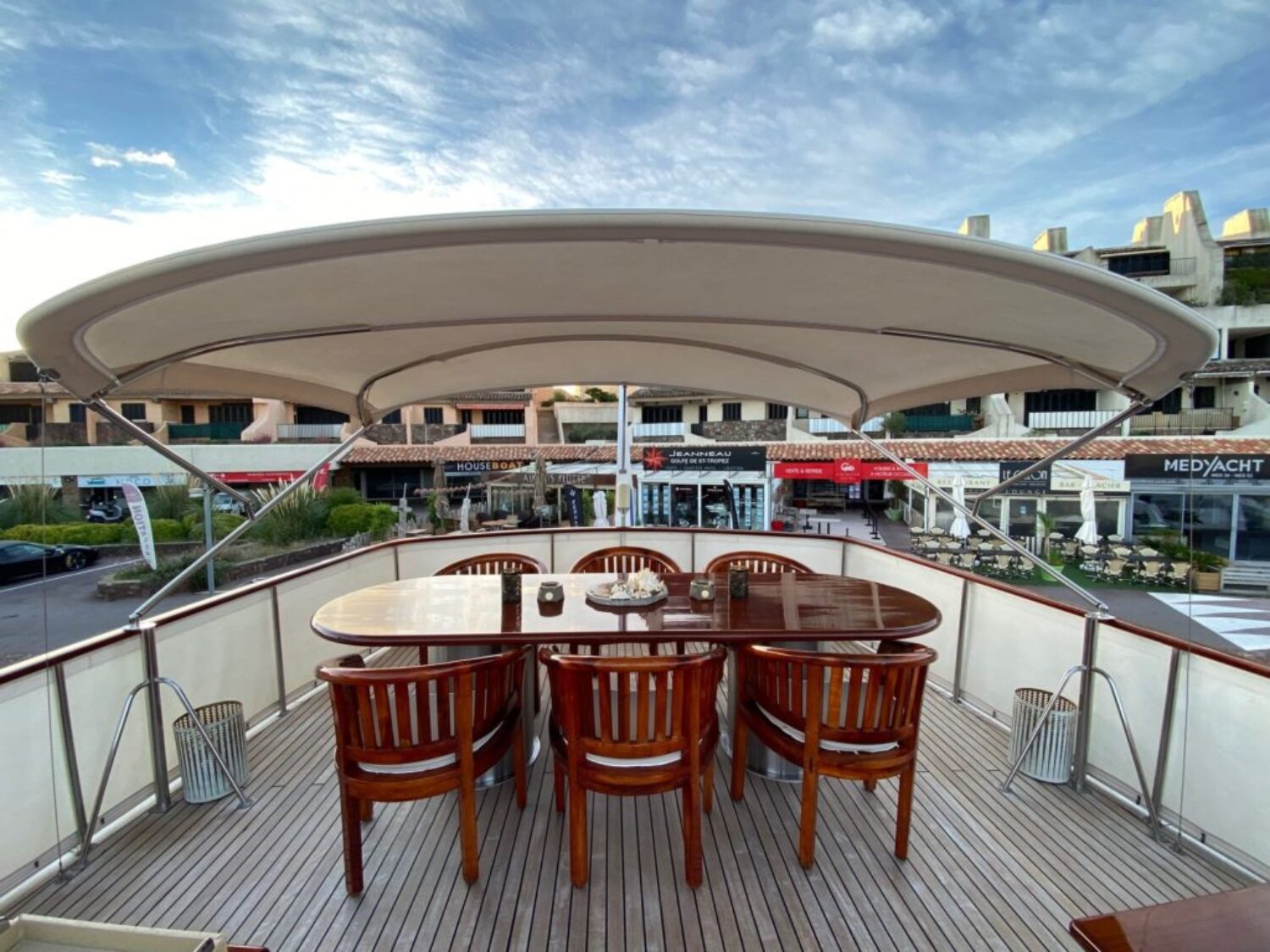 SISSI yacht charter 27