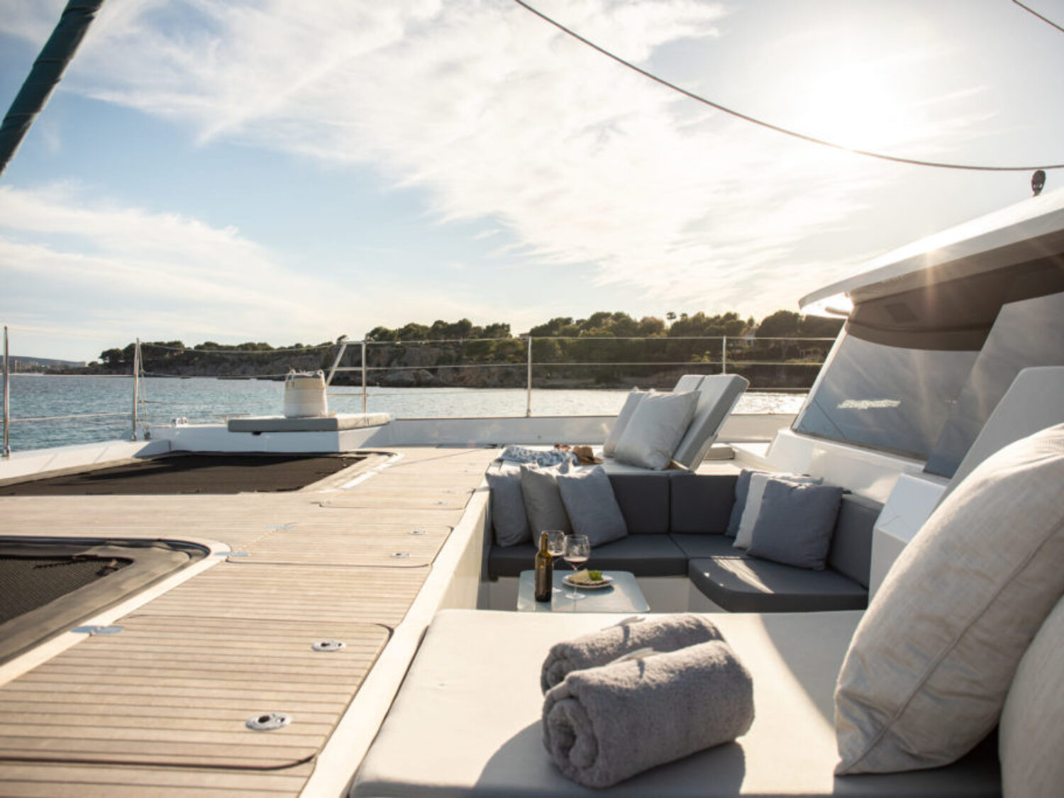 Sunreef-Catamaran-Sunbreeze-for-charter-in-Mallorca-20-1024x683