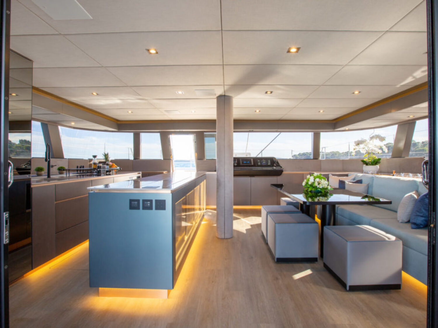 Sunreef-Catamaran-Sunbreeze-for-charter-in-Mallorca-28-1024x683