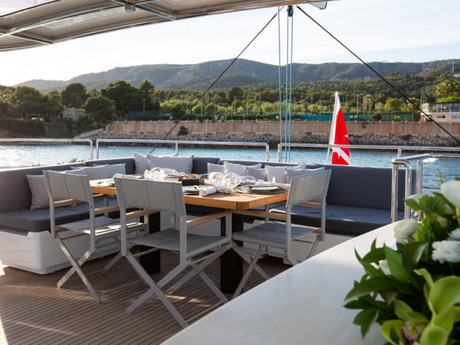 Sunreef-Catamaran-Sunbreeze-for-charter-in-Mallorca-31-1024x683
