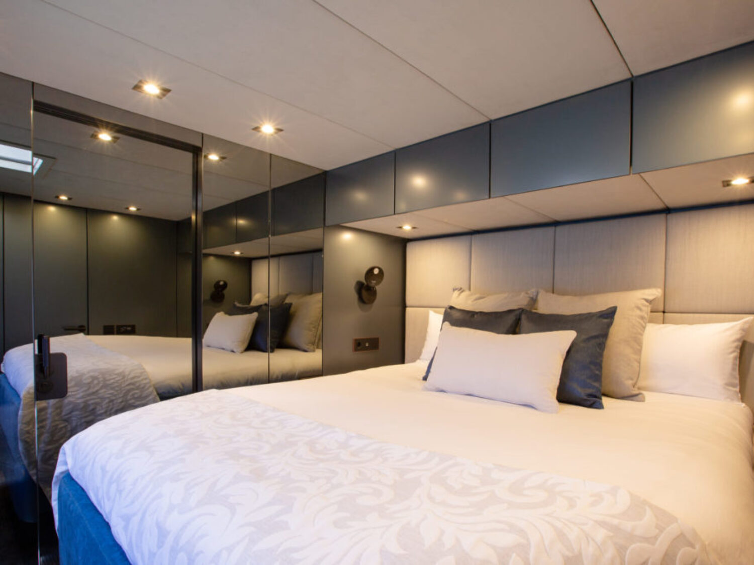 Sunreef-Catamaran-Sunbreeze-for-charter-in-Mallorca-5-1024x683