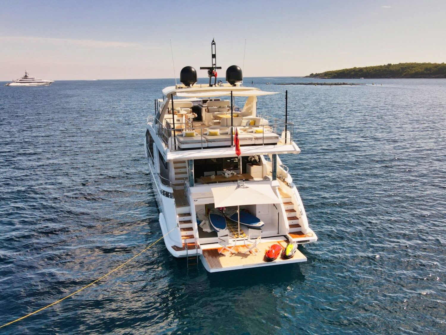 Wave - Azimut yacht charter 39