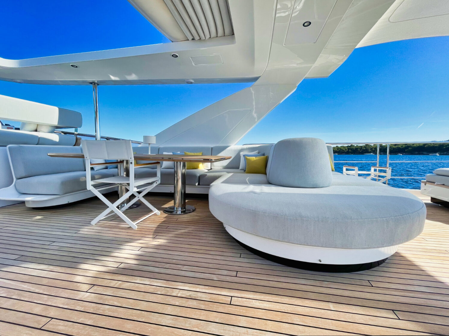 Wave - Azimut yacht charter 55