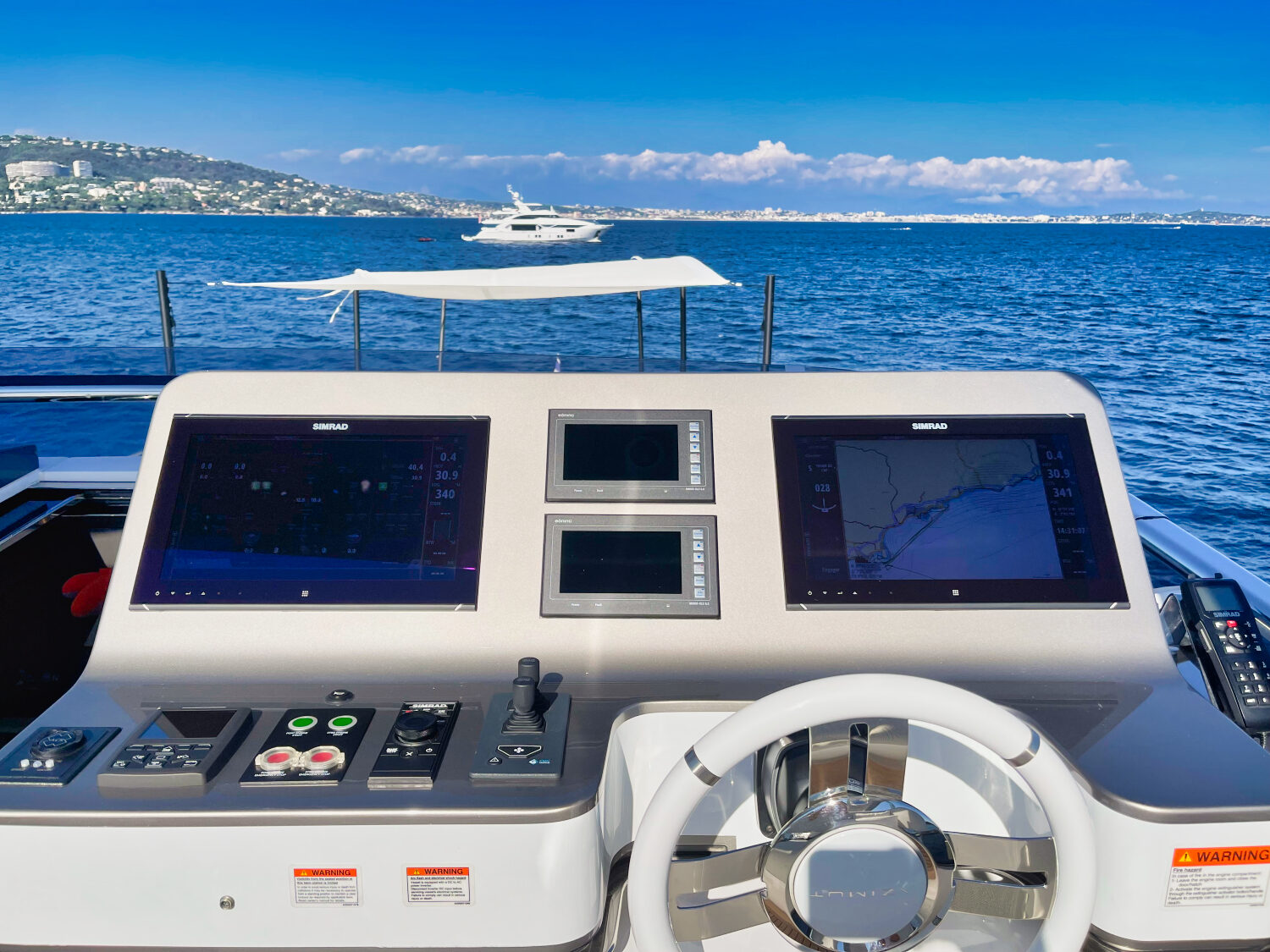 Wave - Azimut yacht charter 60