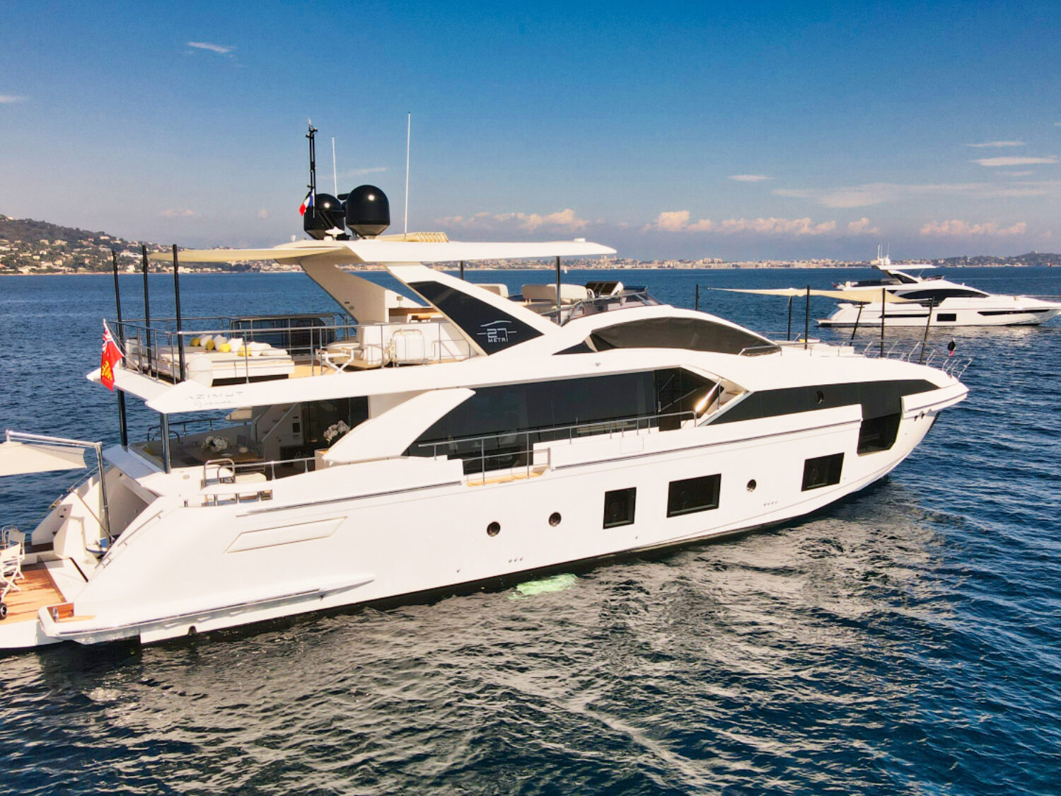 Wave - Azimut yacht charter 68