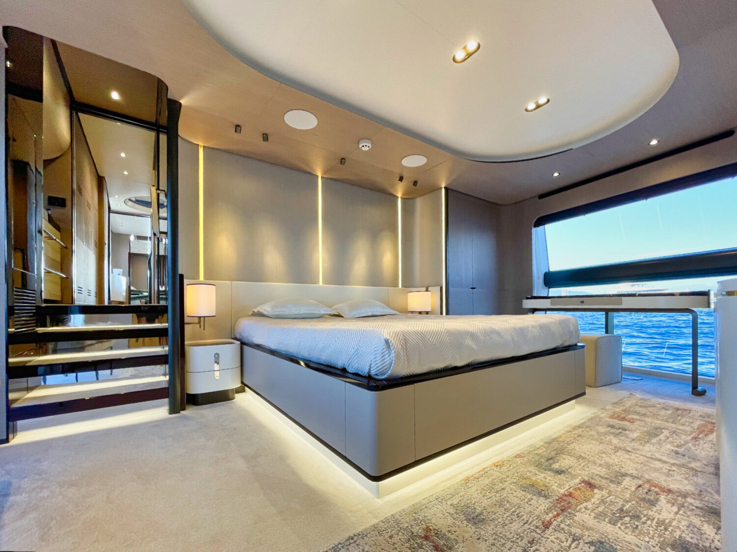 Wave - Azimut yacht charter 85