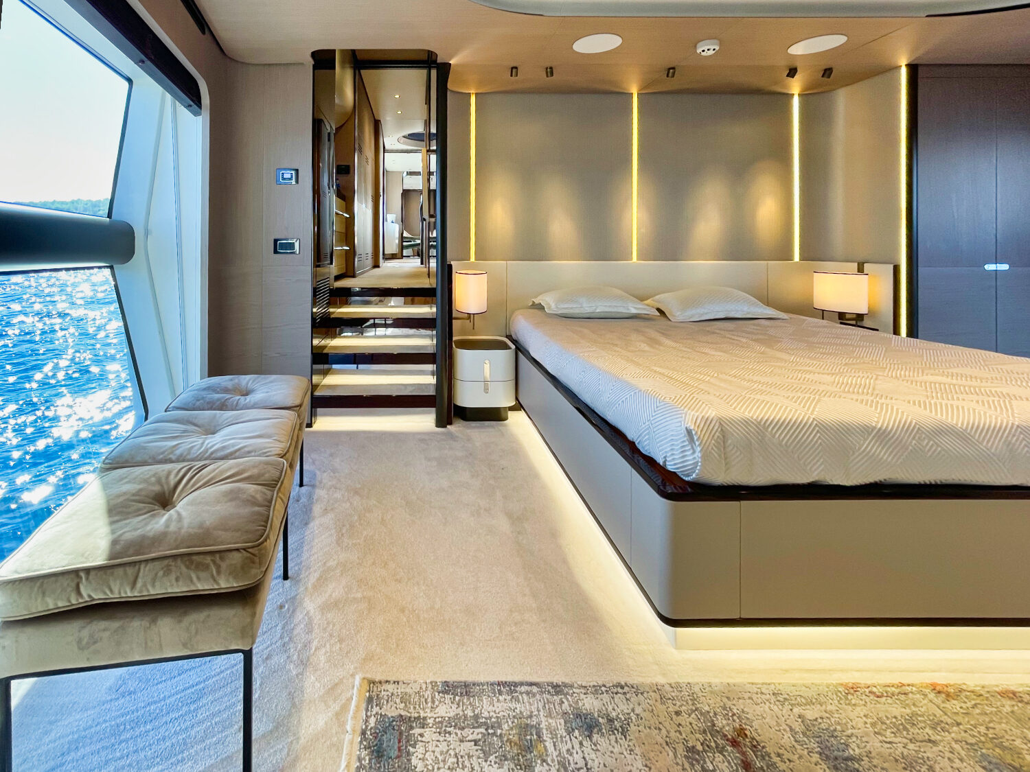 Wave - Azimut yacht charter 86