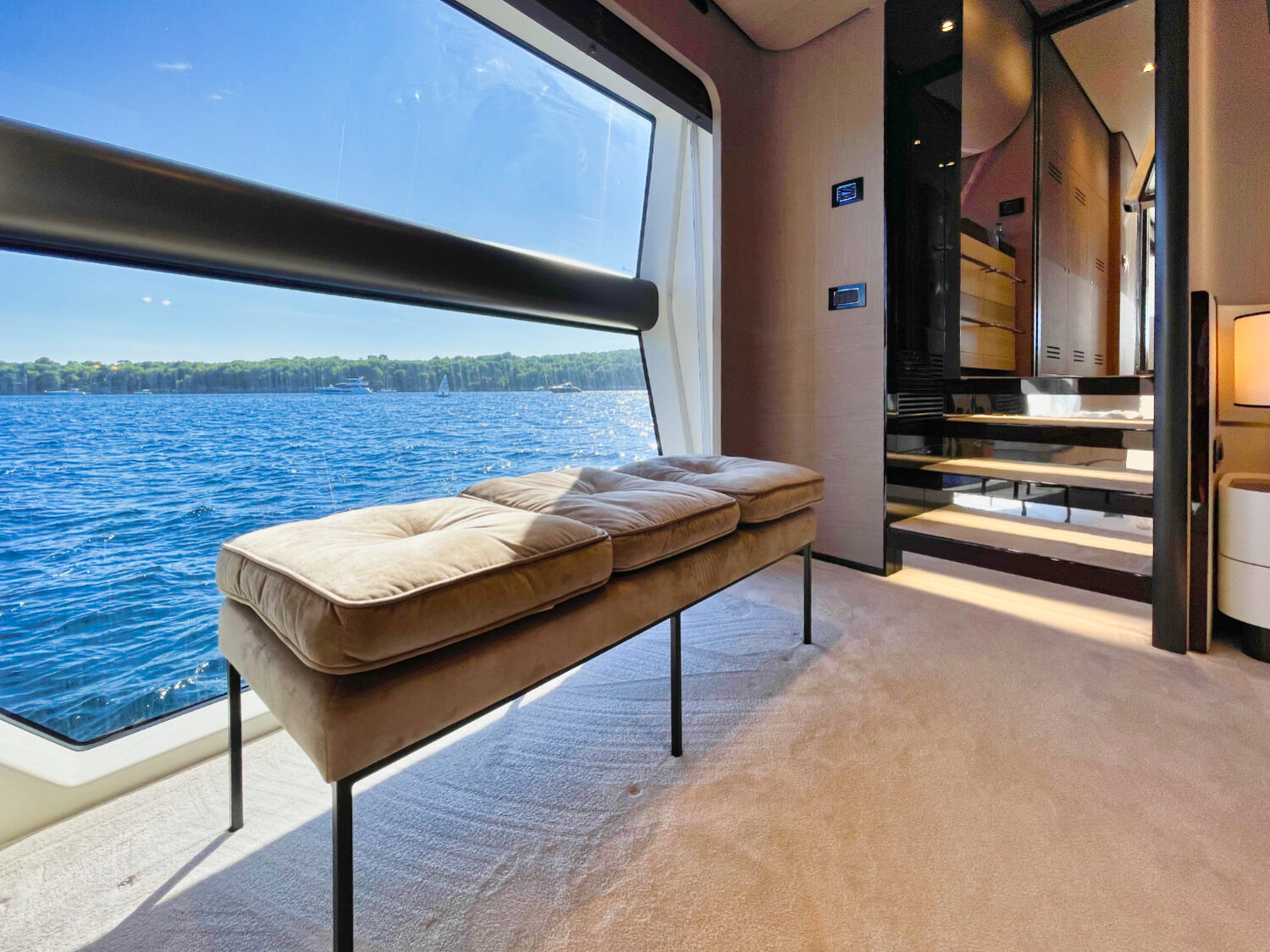Wave - Azimut yacht charter 87