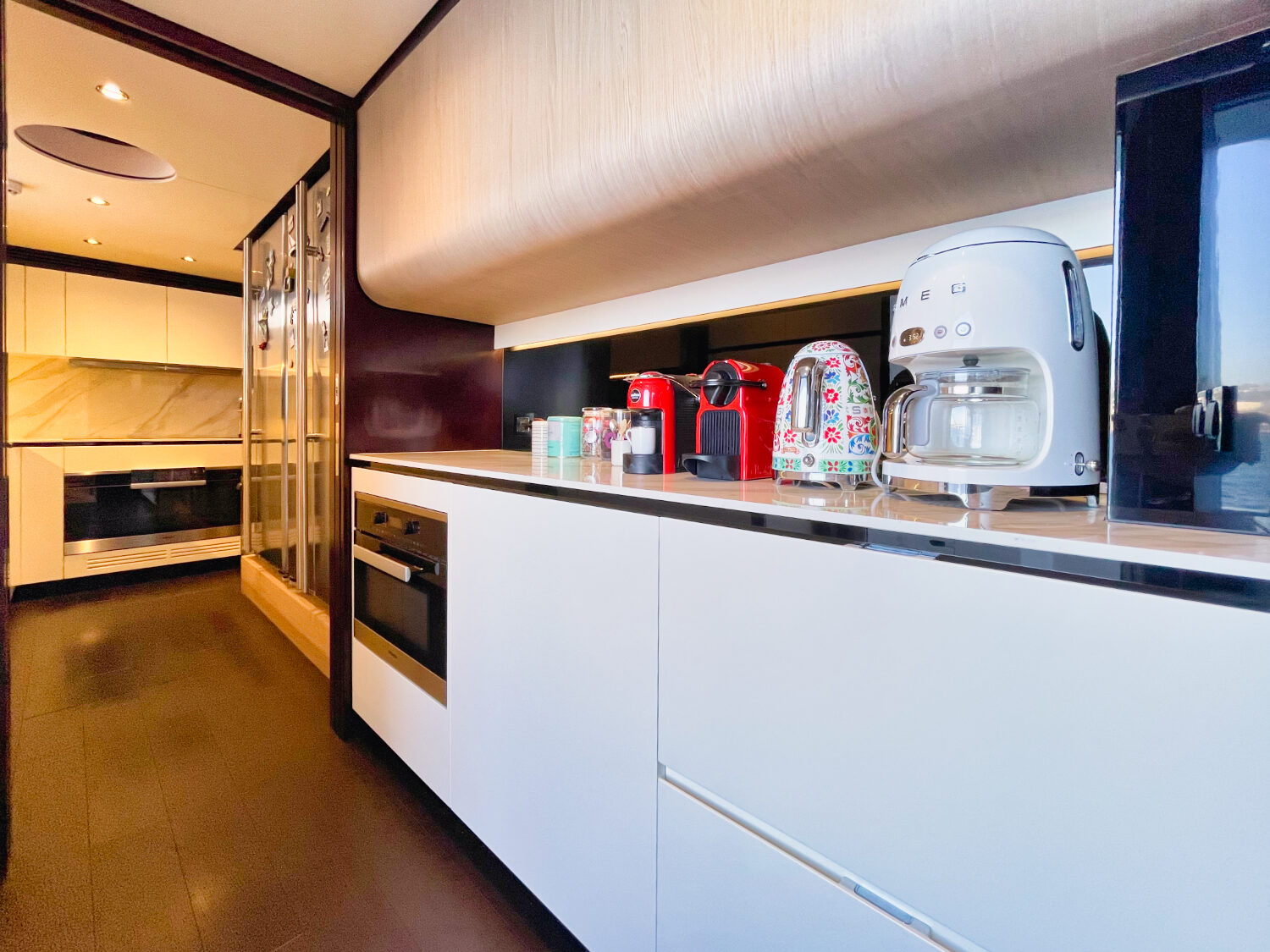 Wave - Azimut yacht charter 88