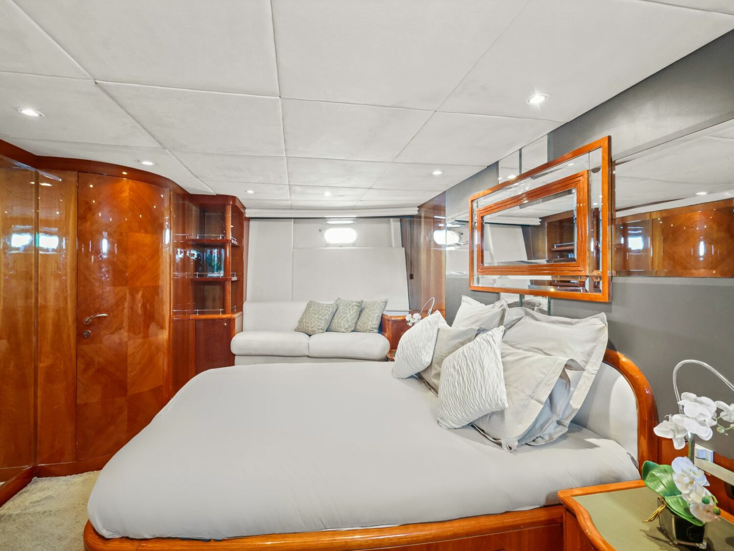 Yacht-charter- ACCAMA DELTA-09