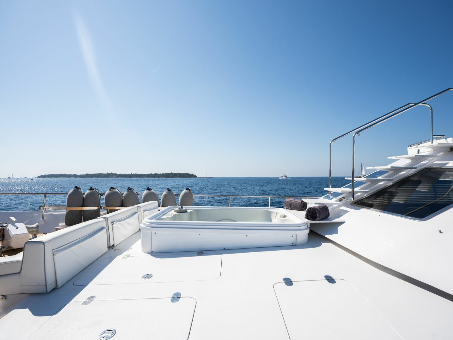 Yacht-charter-ANTISAN_4