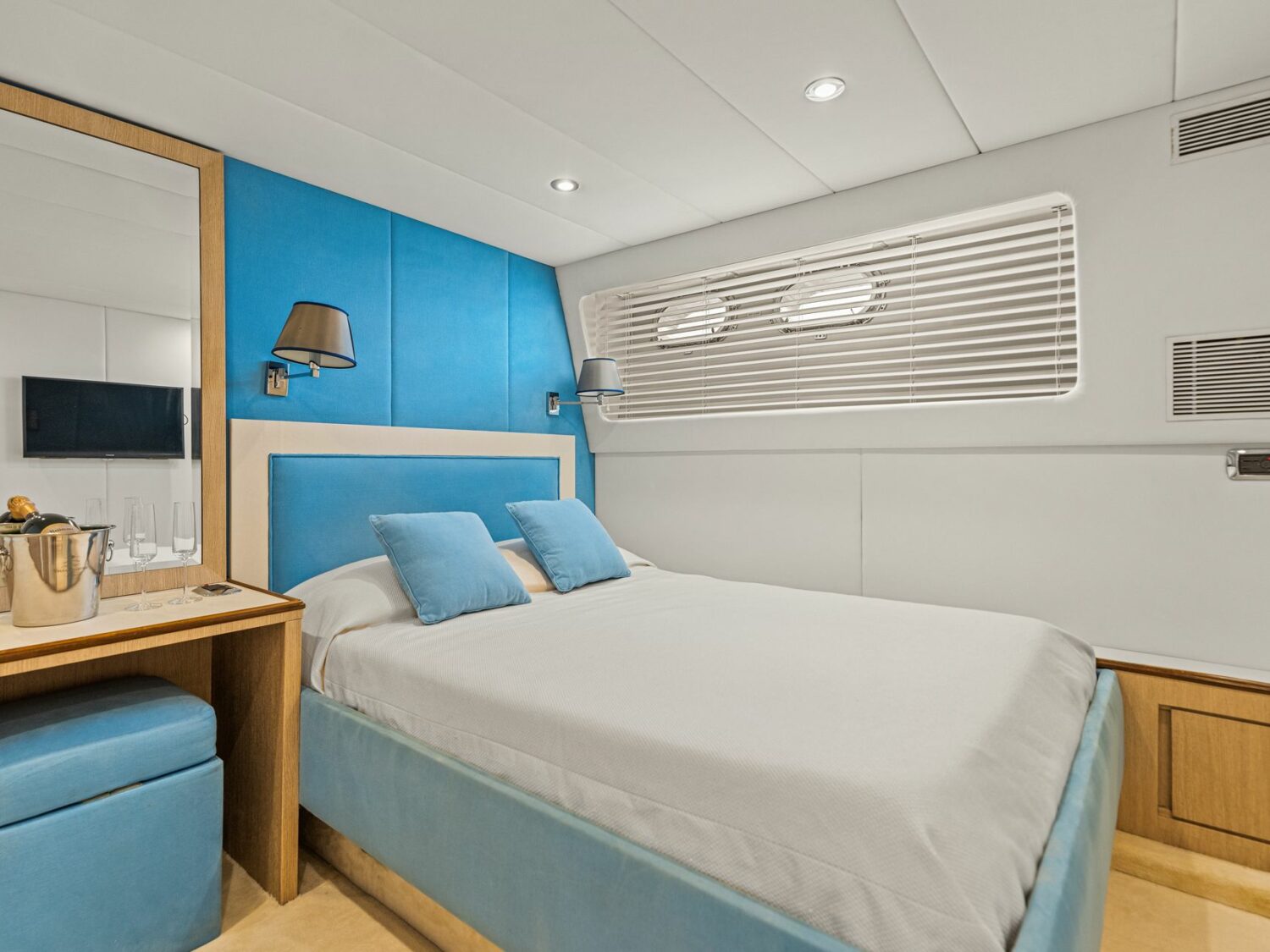 Yacht-charter-ANTISAN_51