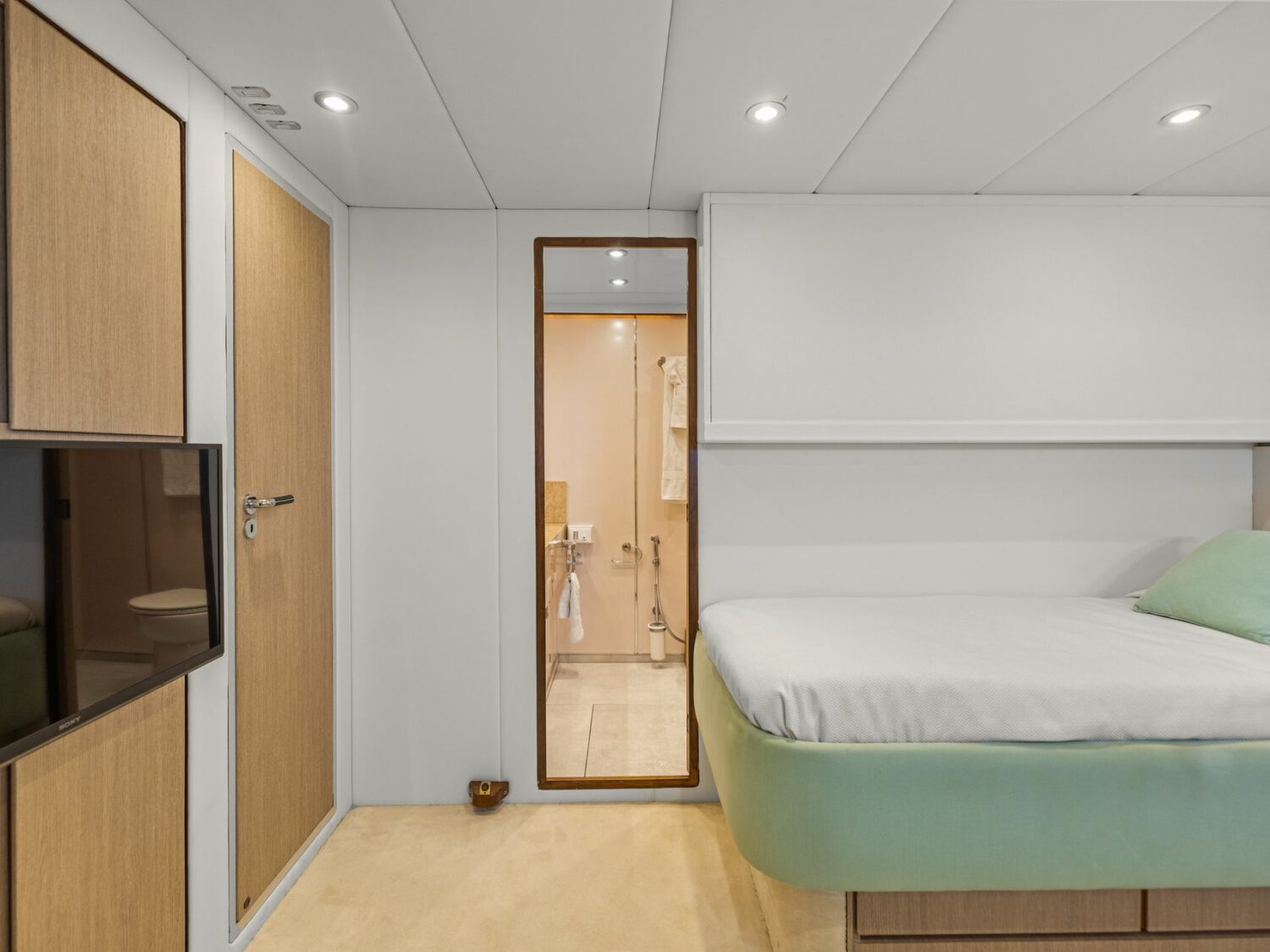 Yacht-charter-ANTISAN_52