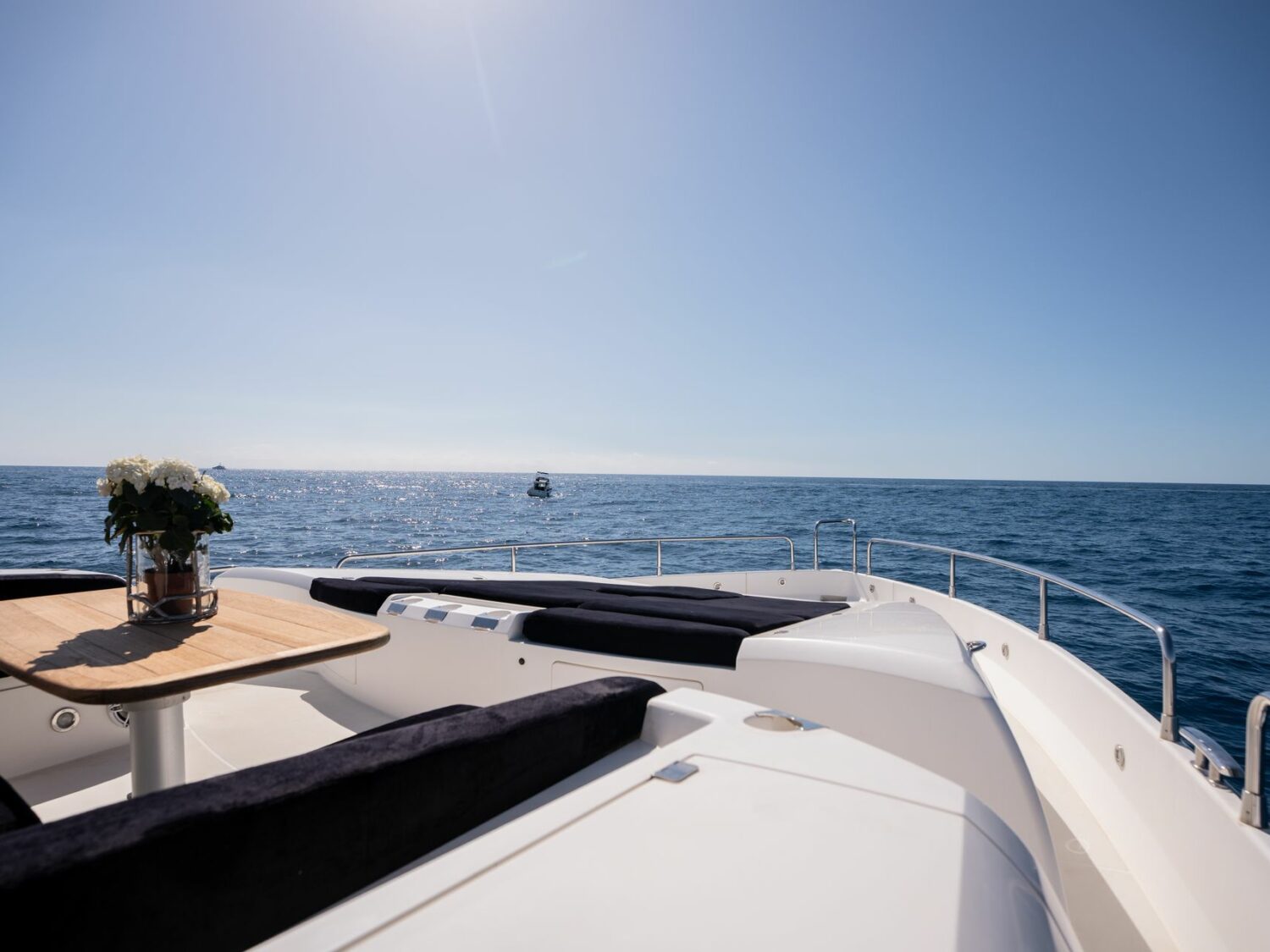 Yacht-charter-PALUMBA-SUNSEEKER-PREDATOR-84_125