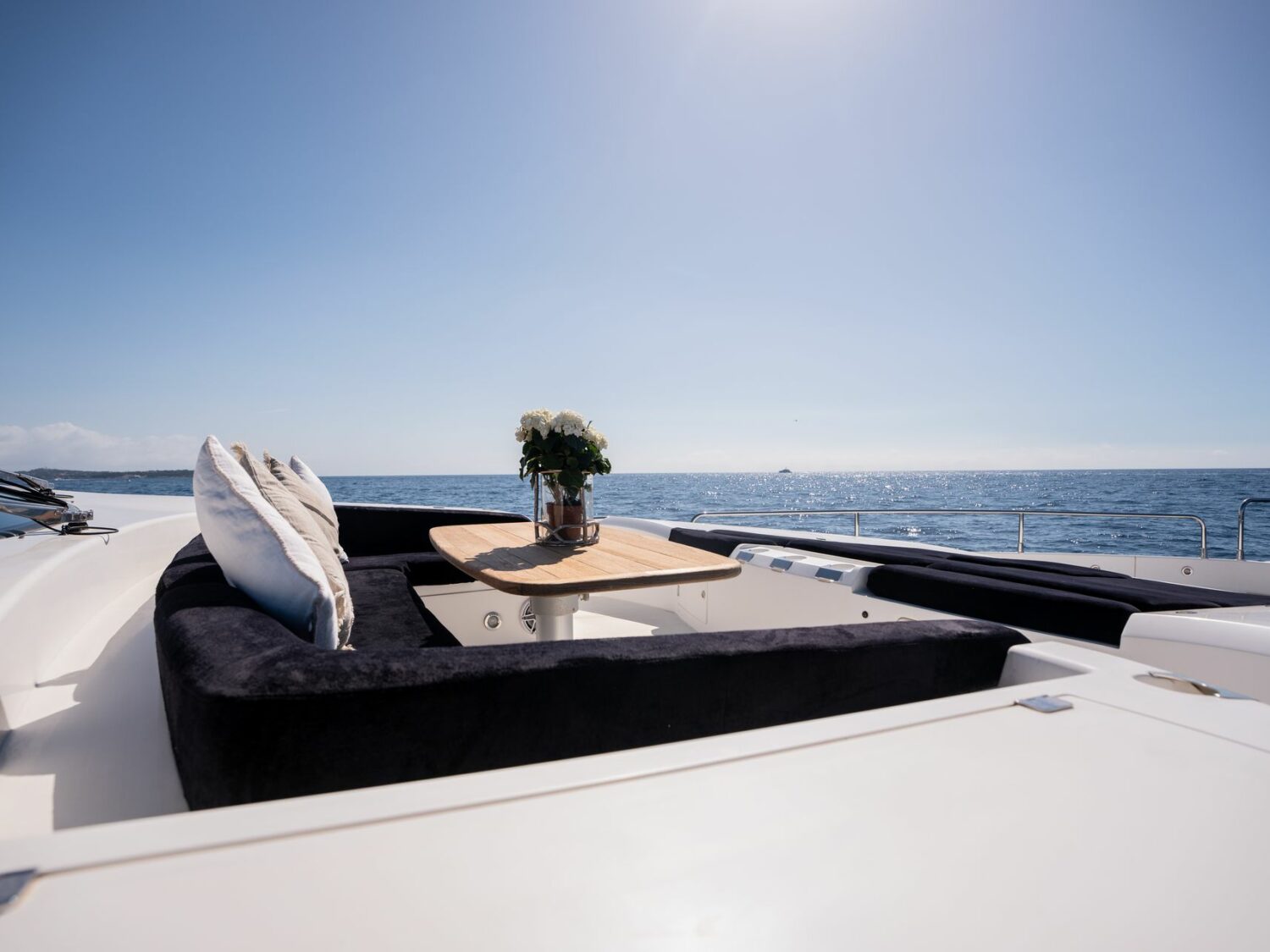 Yacht-charter-PALUMBA-SUNSEEKER-PREDATOR-84_128