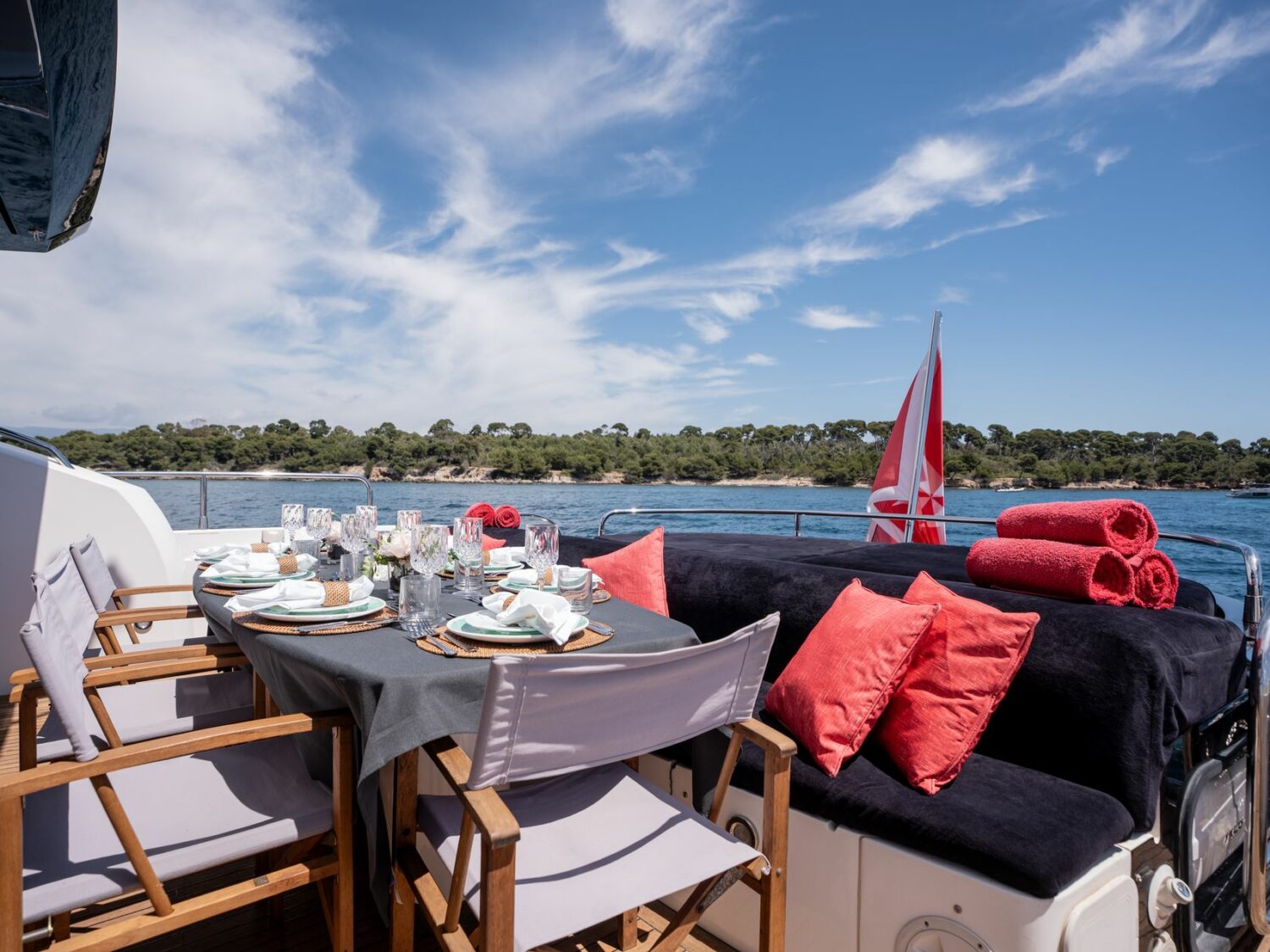 Yacht-charter-PALUMBA-SUNSEEKER-PREDATOR-84_49