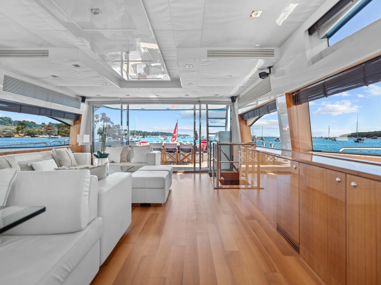 Yacht-charter-PALUMBA-SUNSEEKER-PREDATOR-84_63