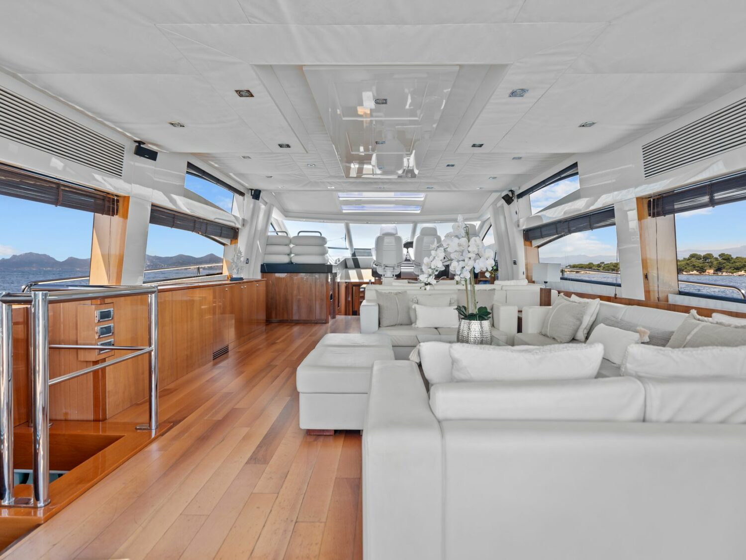 Yacht-charter-PALUMBA-SUNSEEKER-PREDATOR-84_68