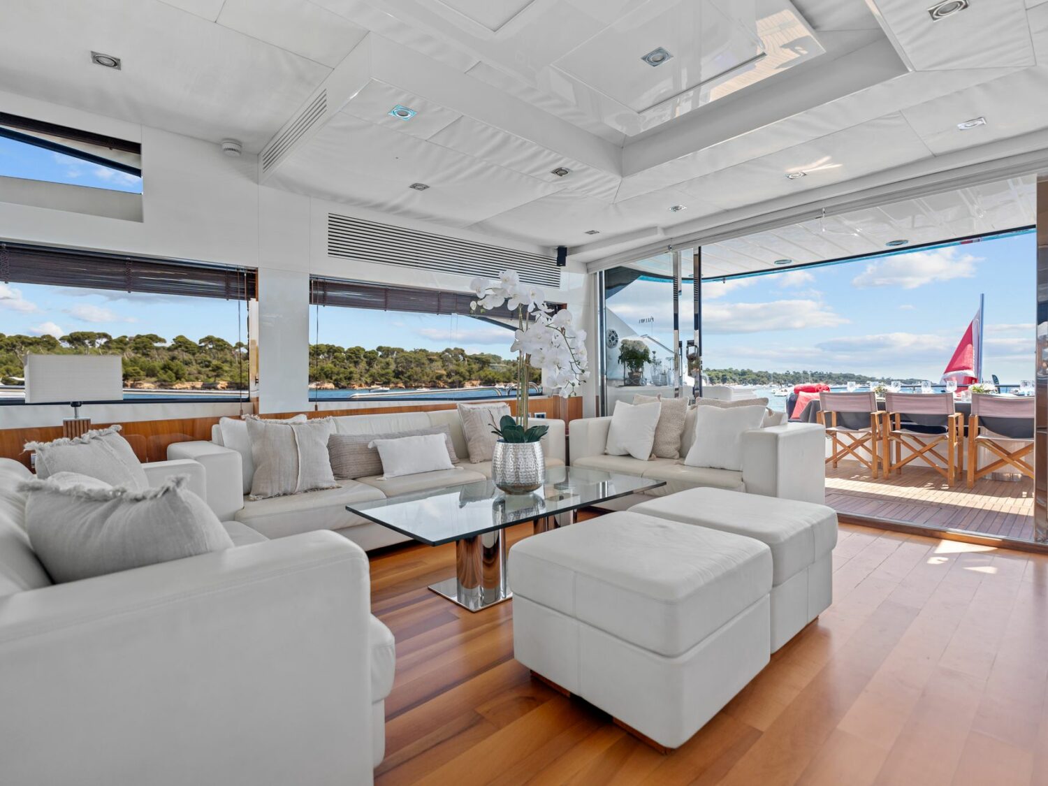 Yacht-charter-PALUMBA-SUNSEEKER-PREDATOR-84_70